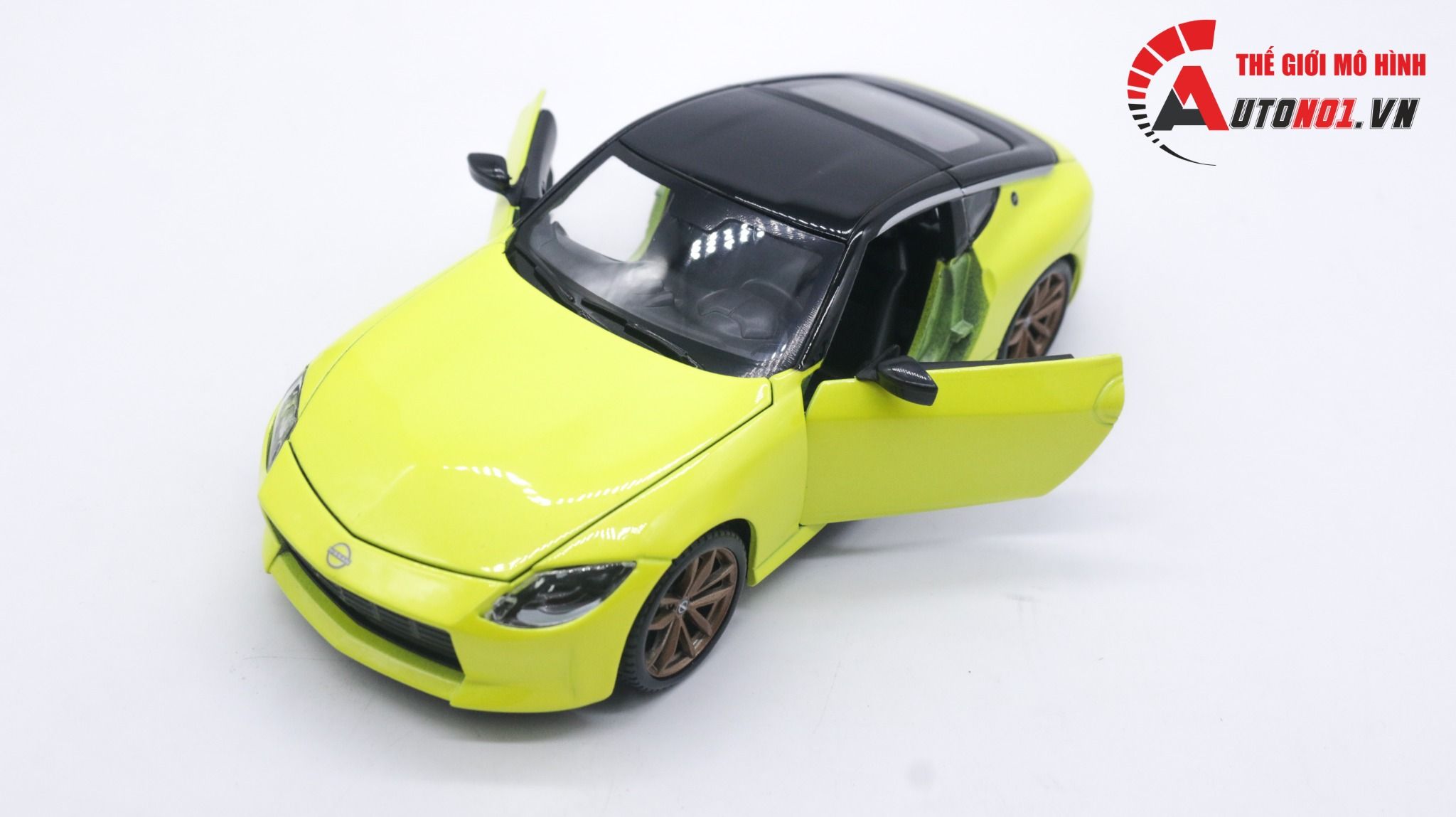  Mô hình xe ô tô Nissan Z 2023 Yellow tỉ lệ 1:24 Maisto OT150 