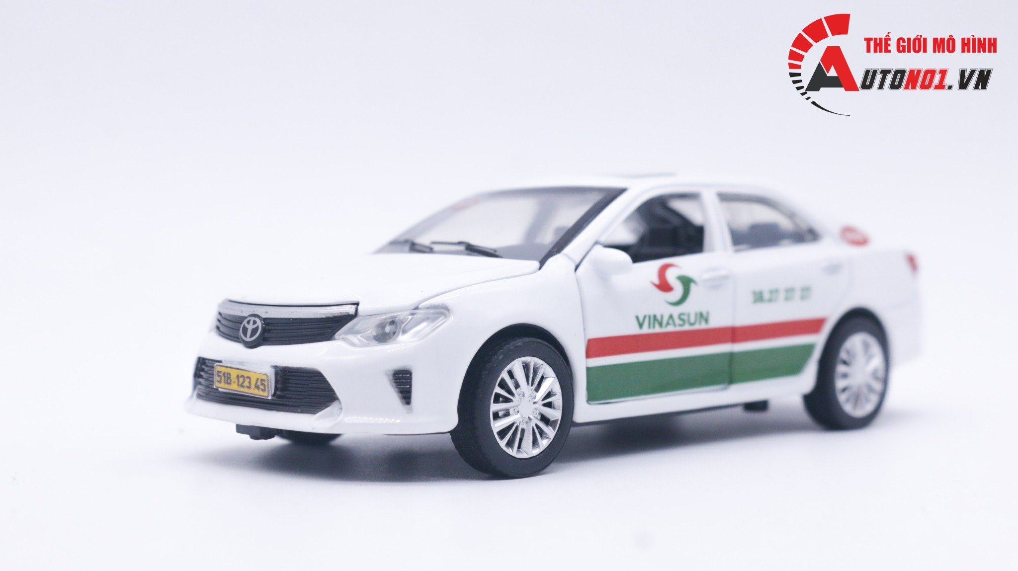  Mô hình xe độ dịch vụ taxi Vinasun Toyota Camry 1:32 Alloy Autono1 OT156 