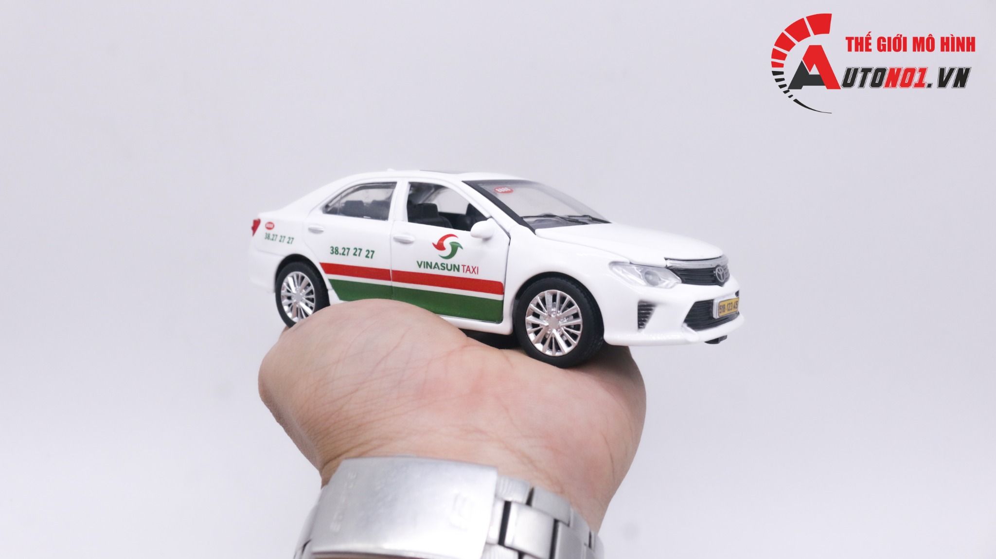  Mô hình xe độ dịch vụ taxi Vinasun Toyota Camry 1:32 Alloy Autono1 OT156 