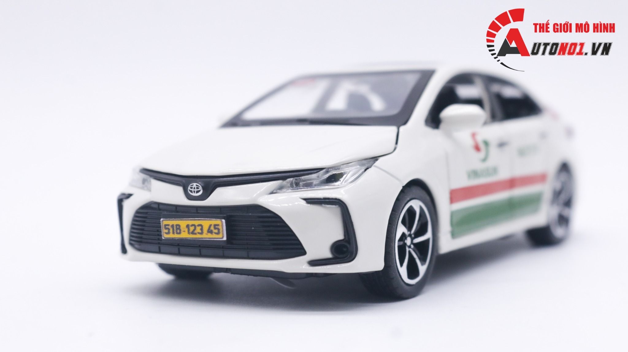  Mô hình xe độ dịch vụ taxi Vinasun Toyota Corolla Altis 2022 full open 1:32 Che Zhi Autono1 OT155 