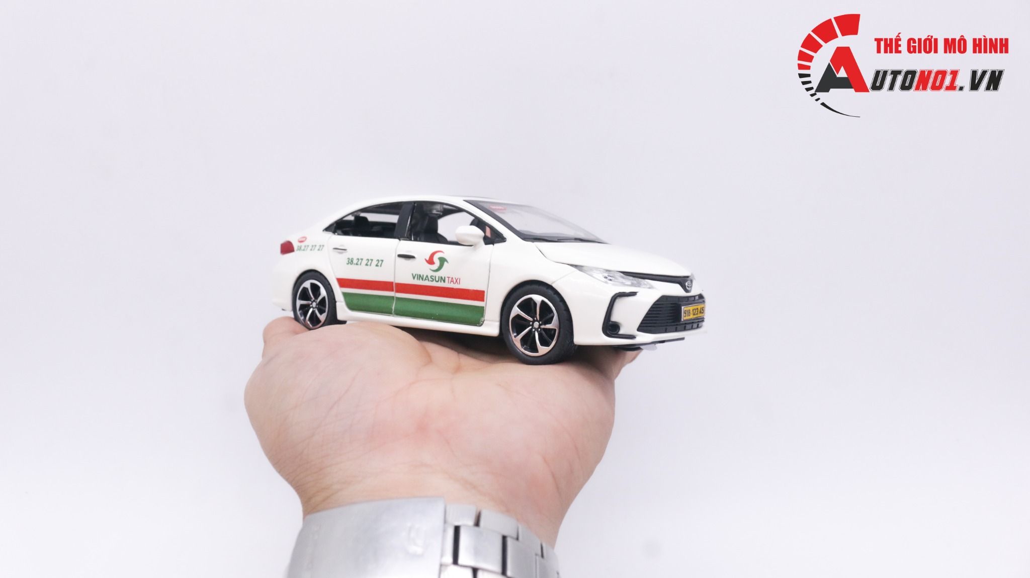  Mô hình xe độ dịch vụ taxi Vinasun Toyota Corolla Altis 2022 full open 1:32 Che Zhi Autono1 OT155 