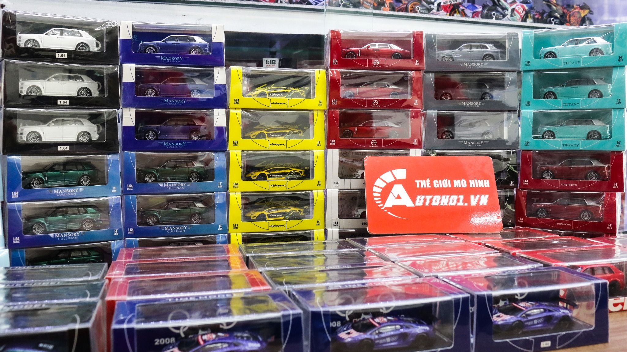  Mô hình xe BMW M4 Gulf, Pink Pig box camping tỉ lệ 1:64 Time micro 