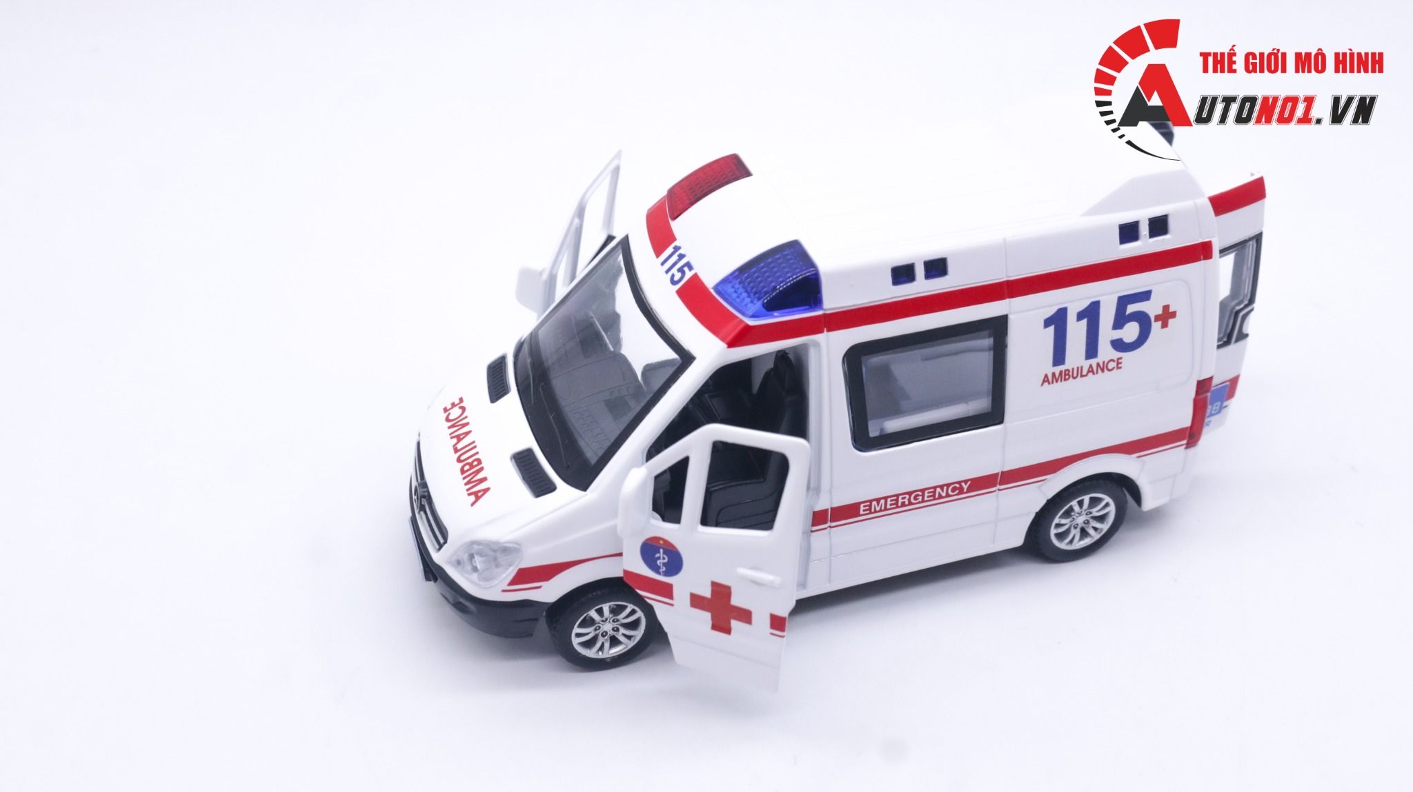 Xe cứu thương mô hình Isuzu Super Ambulance  55000  Sanhangre