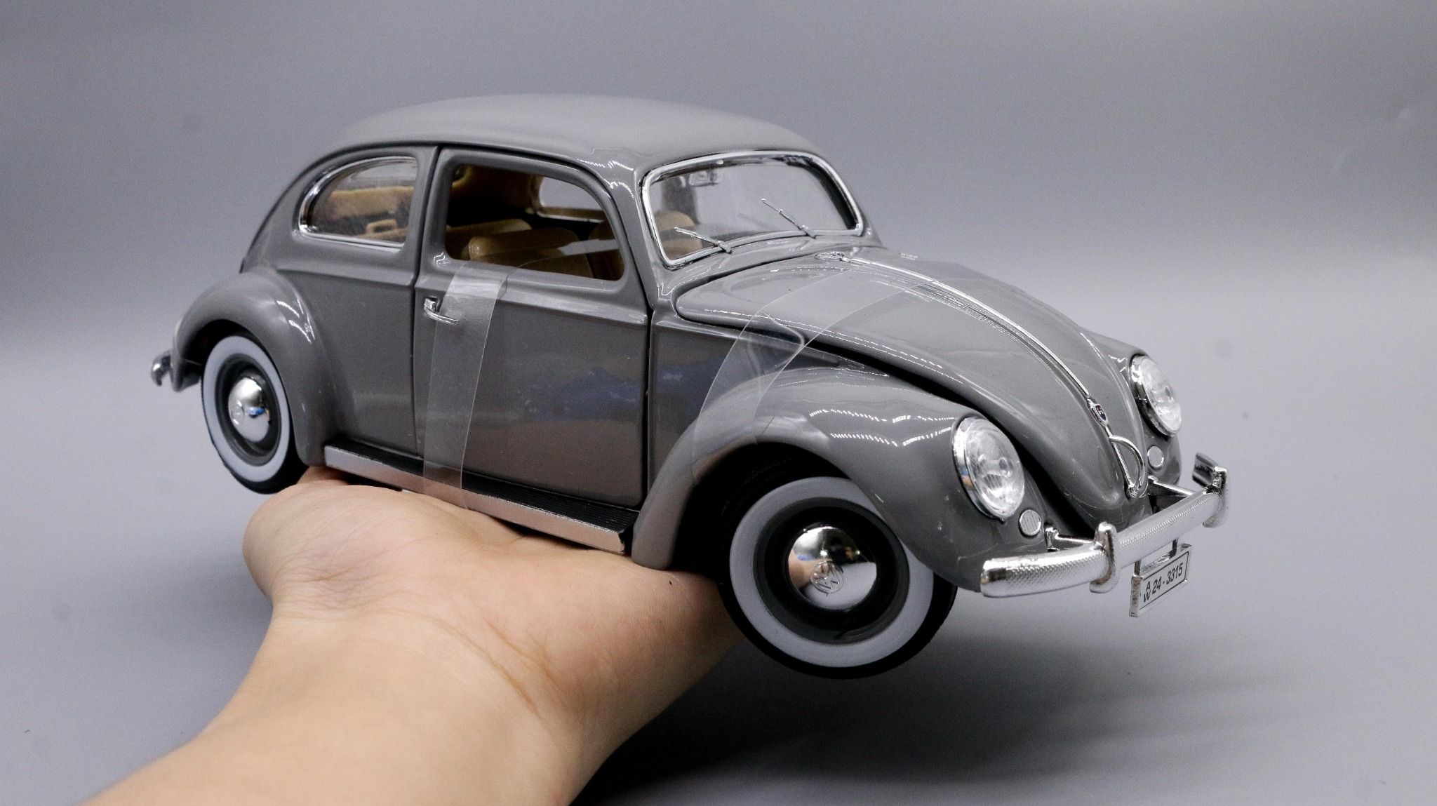  Mô hình xe Volkswagen 1955 Kafer Beetle 1:18 Bburago OT058 