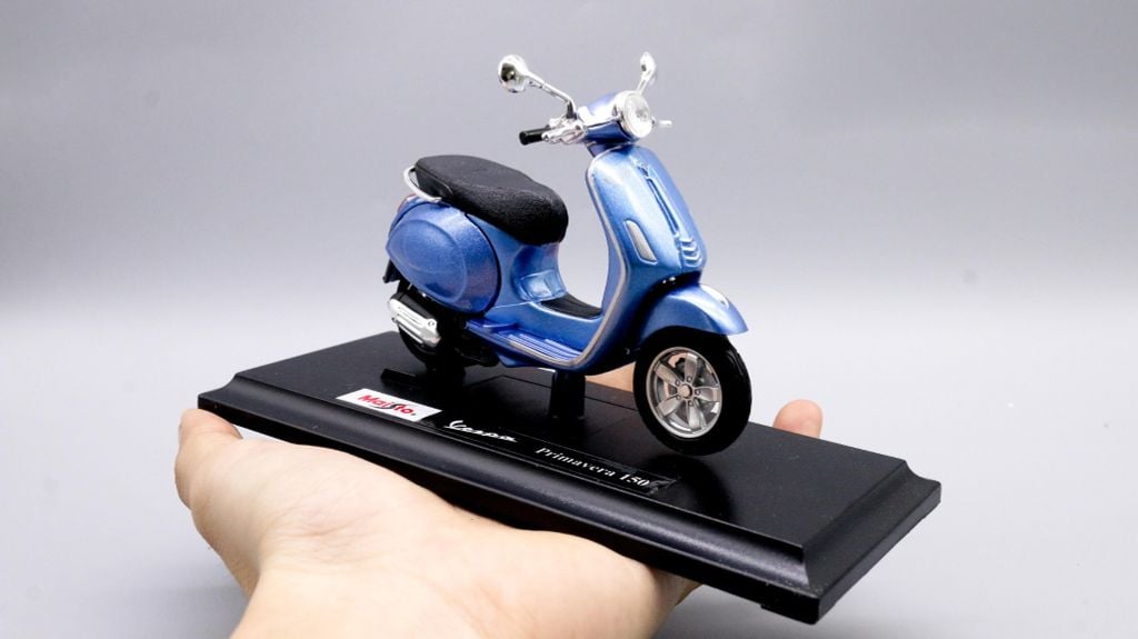 MÔ HÌNH VESPA PRIMAVERA 150 BLUE 1:18 MAISTO 5195