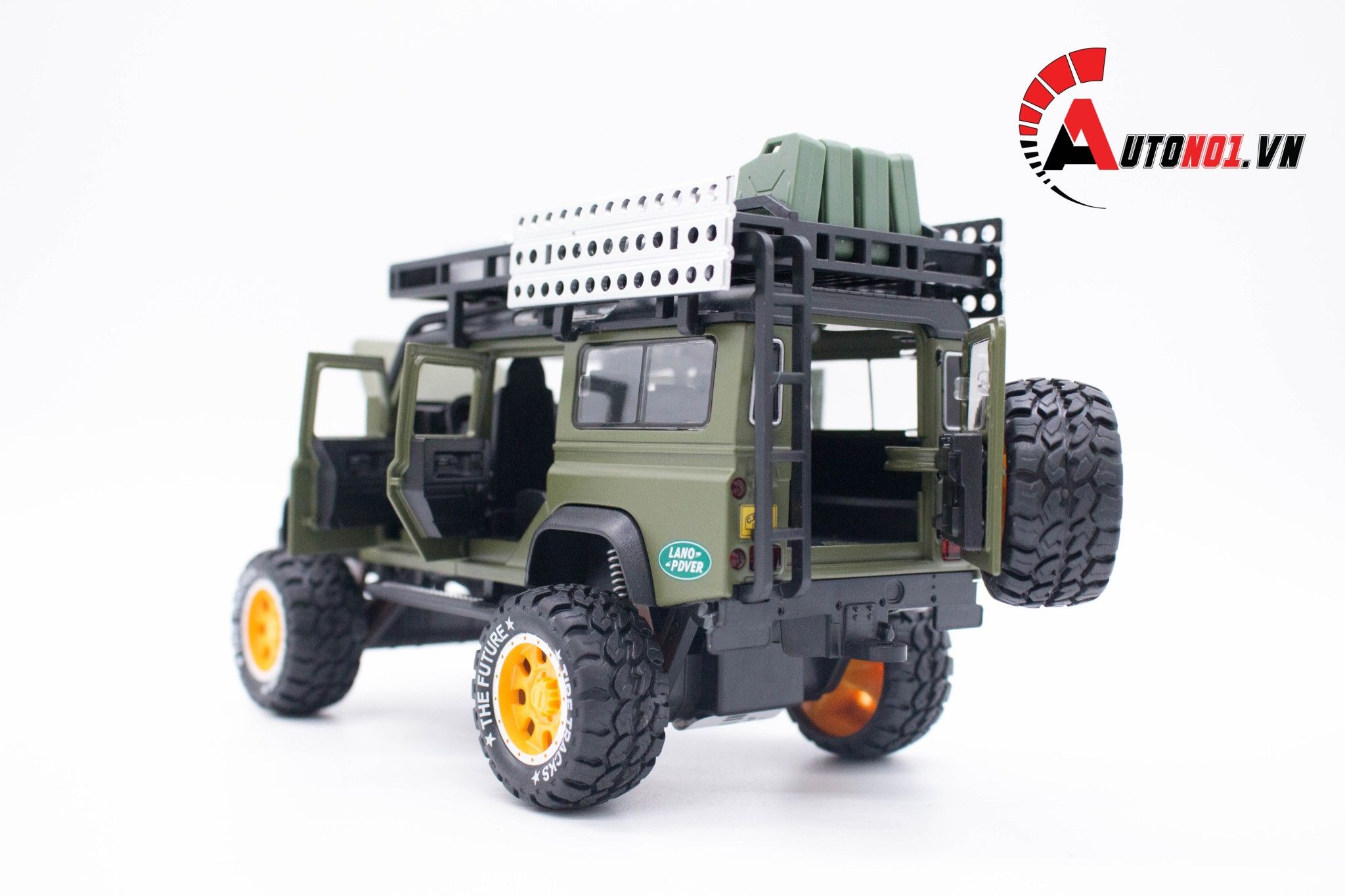  Mô hình xe Land Rover Trophy 91 Camel Army 1:28 Newao OT015 