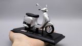  Mô hình xe Vespa lx 125 2005 1:18 Maisto 7070F 