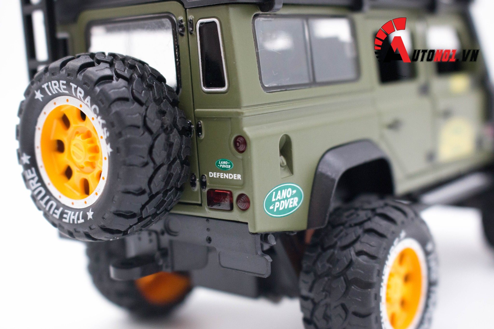  Mô hình xe Land Rover Trophy 91 Camel Army 1:28 Newao OT015 