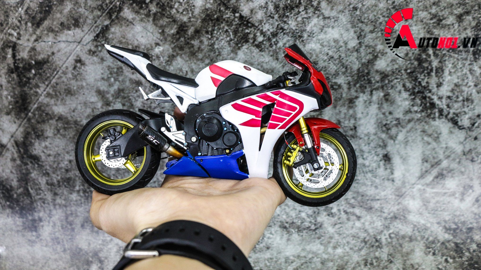  Mô hình xe độ Honda Cbr 1000rr White Red Pô - Mâm 1:12 Autono1 Joycity D172A 