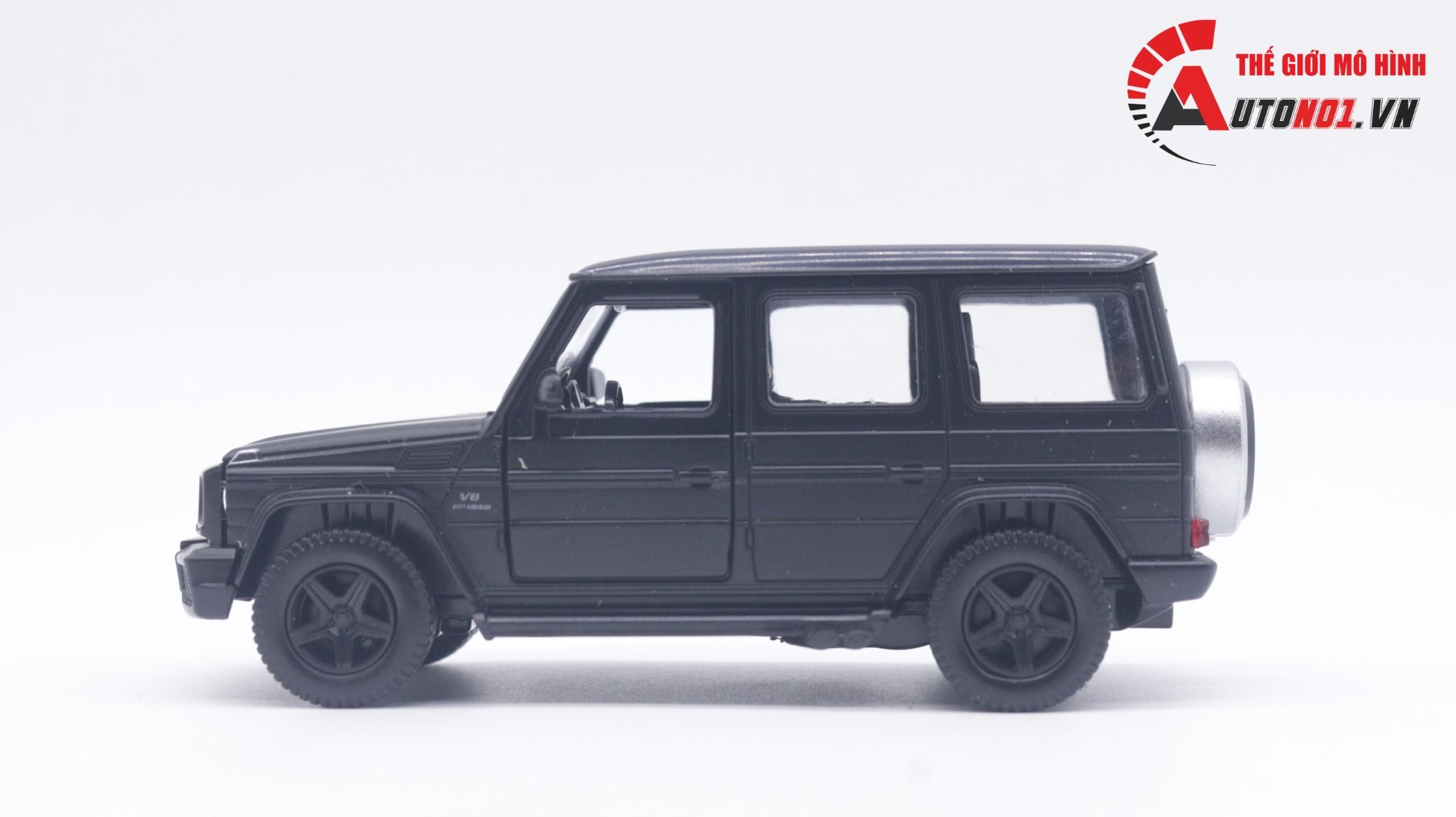  Mô hình Mercedes Benz G63 matt black tỉ lệ 1:36 Alloy OT159 