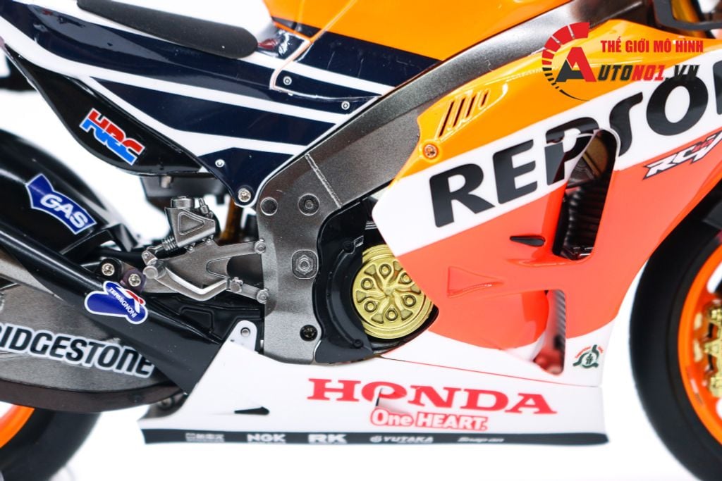 MÔ HÌNH REPSOL HONDA RC213V 2014 1:12 TAMIYA D098