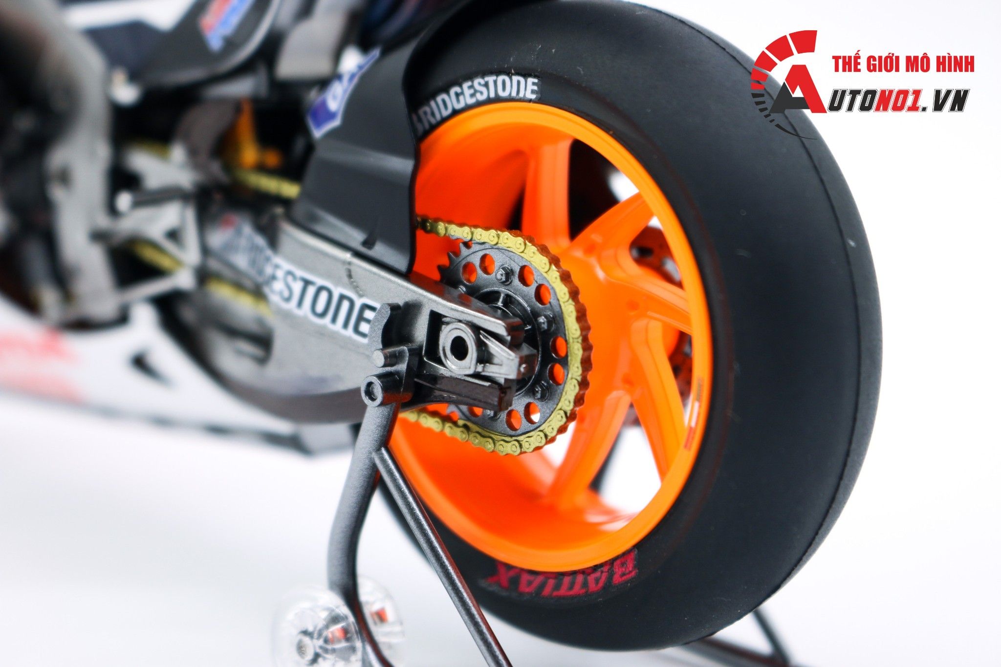  Mô hình xe Repsol Honda Rc213v 2014 1:12 Tamiya D098A 