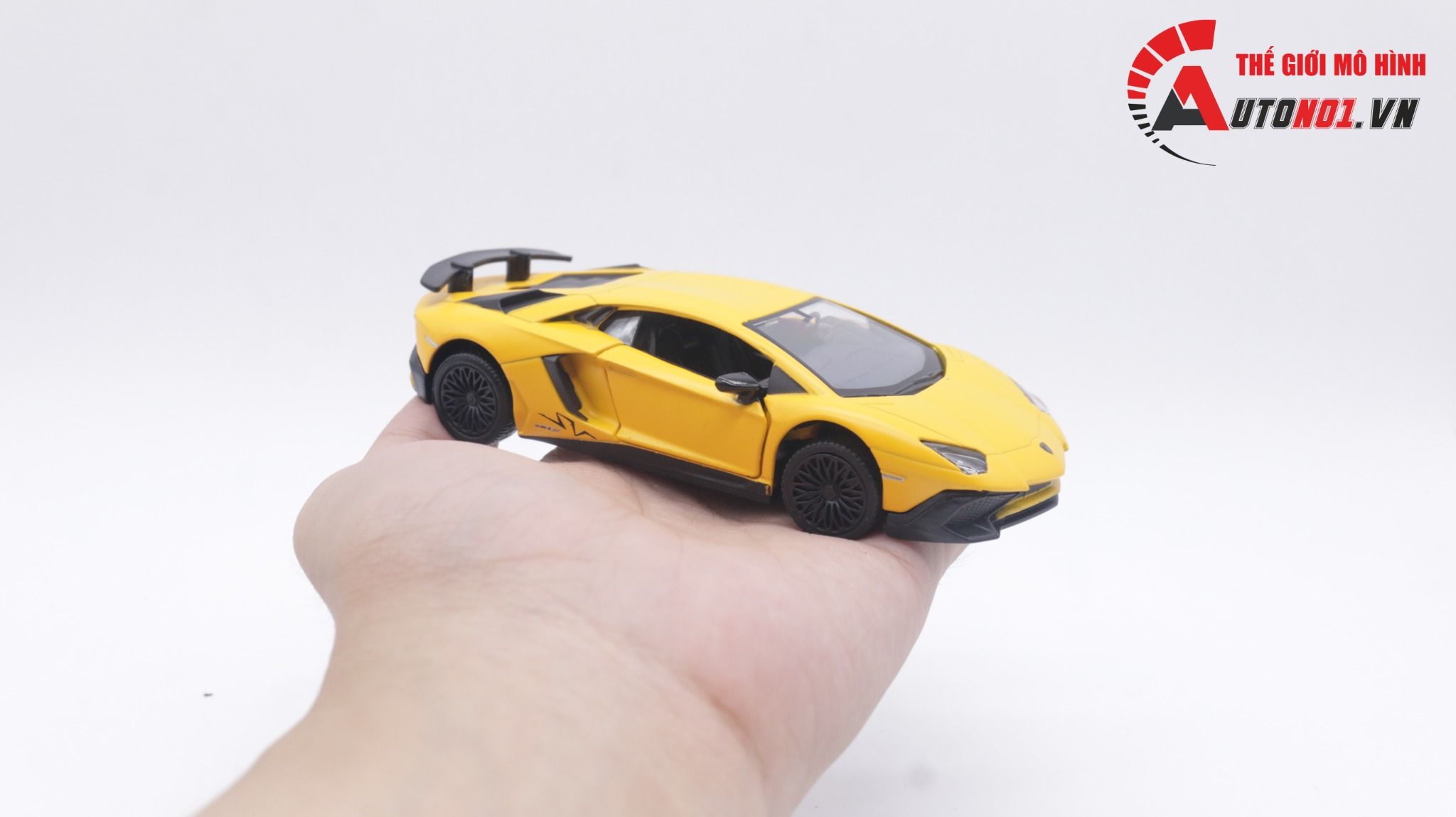  Mô hình xe Lamborghini Aventador 750-4 SV coupe yellow tỉ lệ1:36 Alloy OT161 