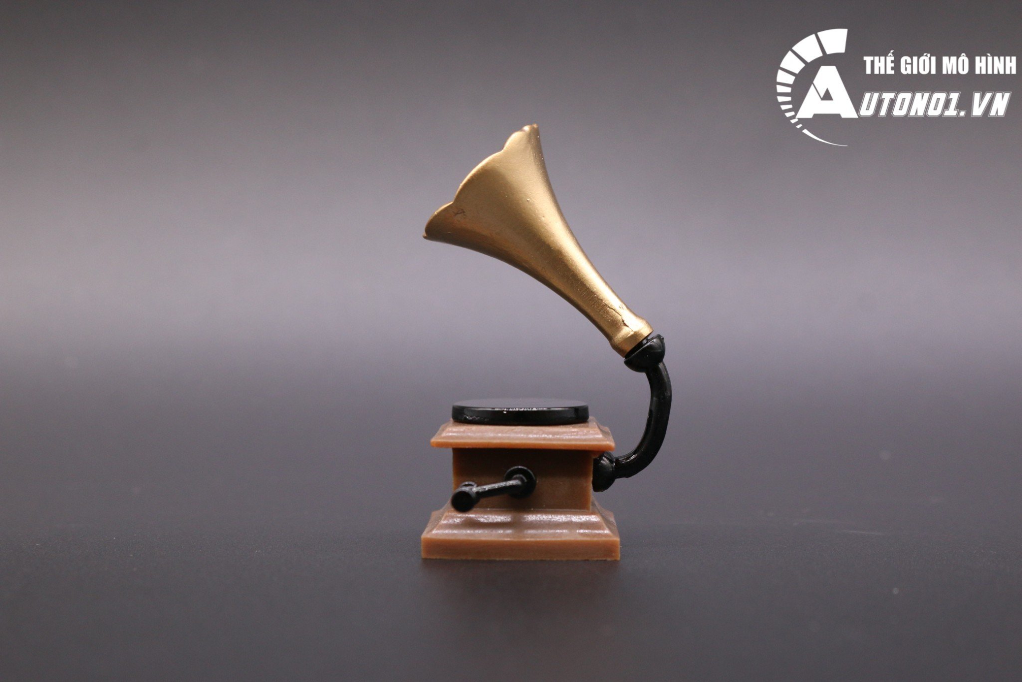 MÔ HÌNH DECOR MÁY HÁT CỔ 6689