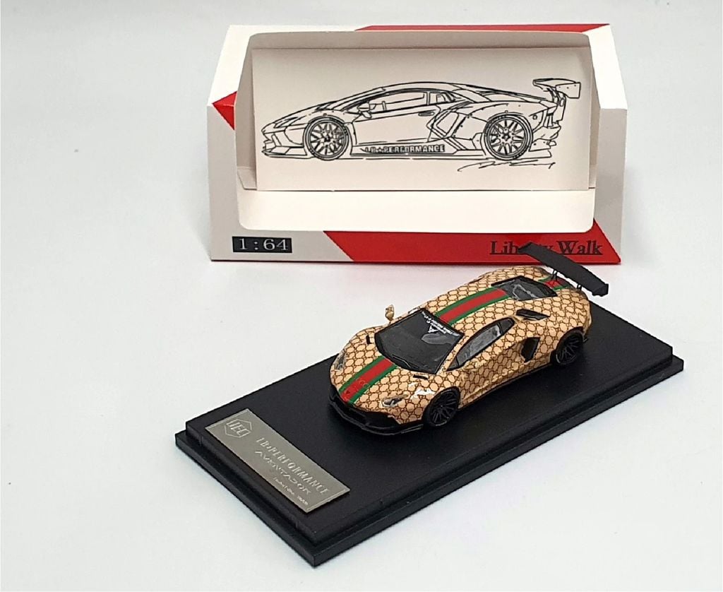 Xe mô hình Lamborghini Aventador LB*Performance Gucci 1:64 JEC J64-002-GU