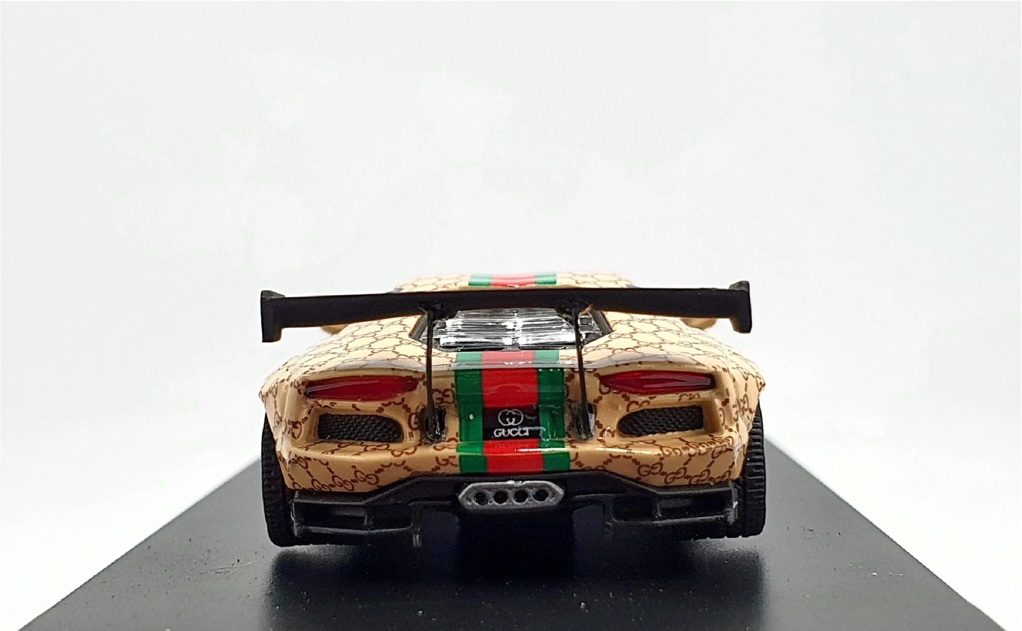  Xe mô hình Lamborghini Aventador LB*Performance Gucci 1:64 JEC J64-002-GU 