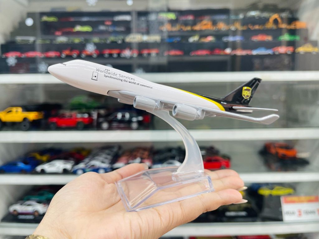 Mô hình máy bay UPS Boeing B747 16cm MB16002