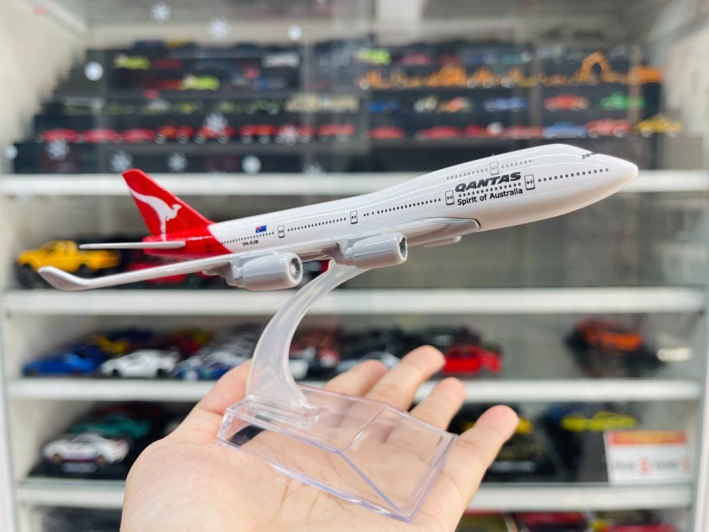 Mô hình máy bay Australia Qantas Boeing B747 16cm MB16003