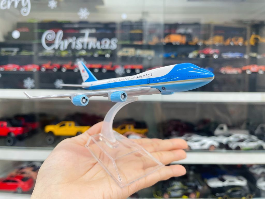 Mô hình máy bay Chuyên cơ tổng thống Mỹ Boeing B747 Air Force One 16cm MB16015