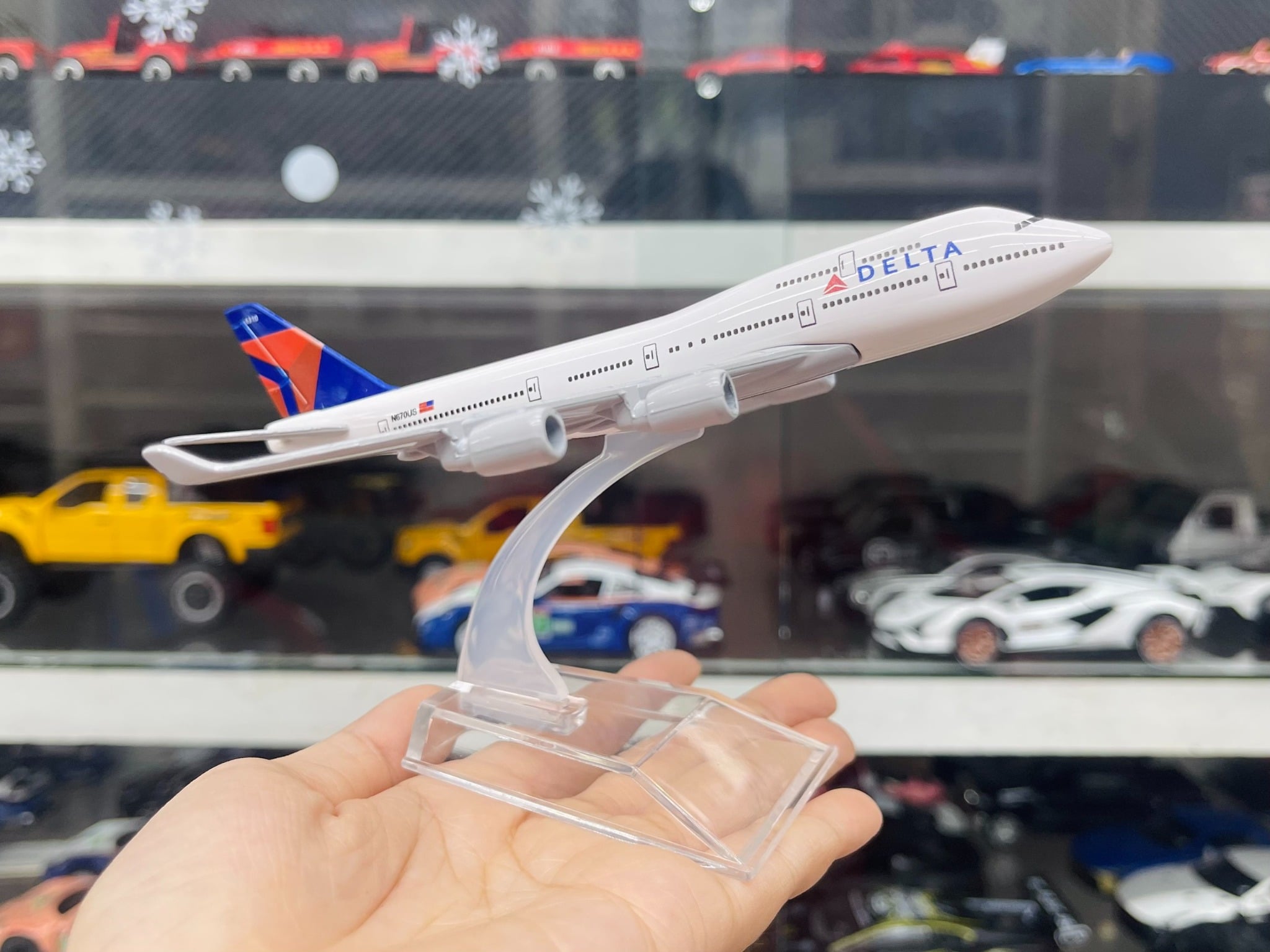  Mô hình máy bay Delta Airlines dòng B B747 16cm MB16016 