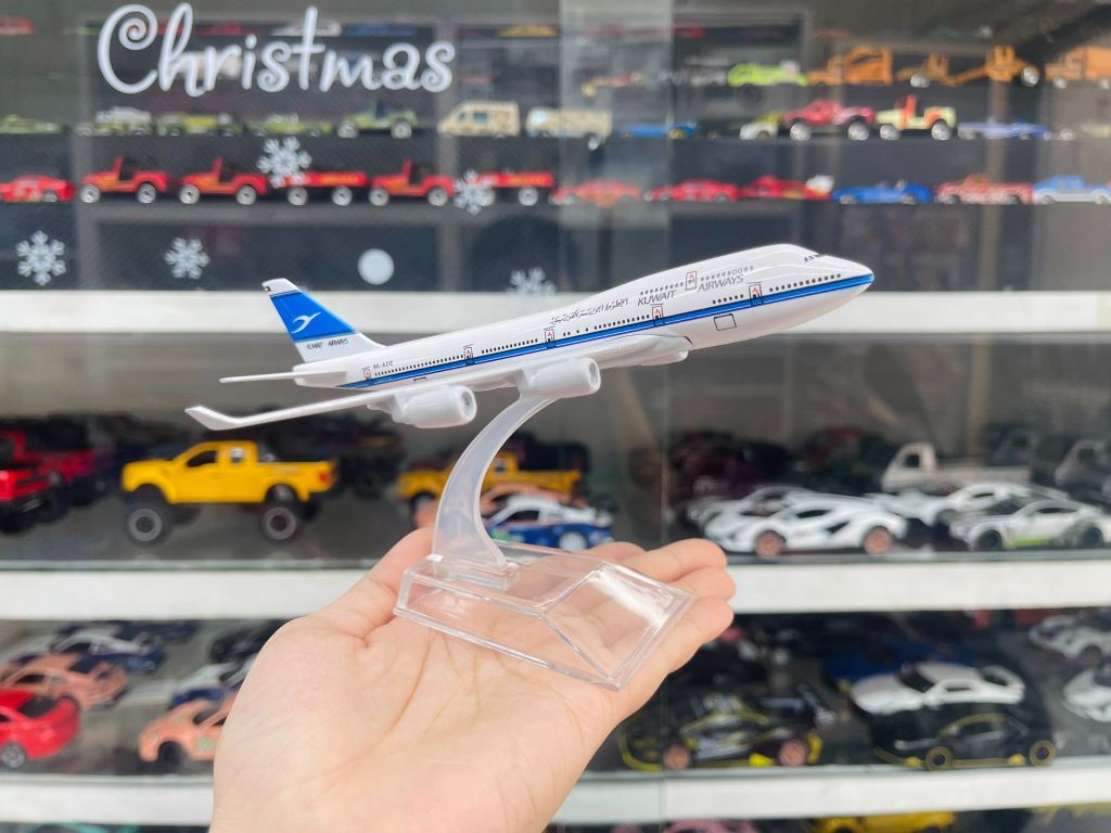 Mô hình máy bay Kuwait Airways Boeing B747-29BM 16cm MB16021