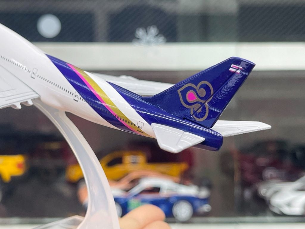 Mô hình máy bay Thái Lan Thai Airways Boeing B747 16cm MB16025
