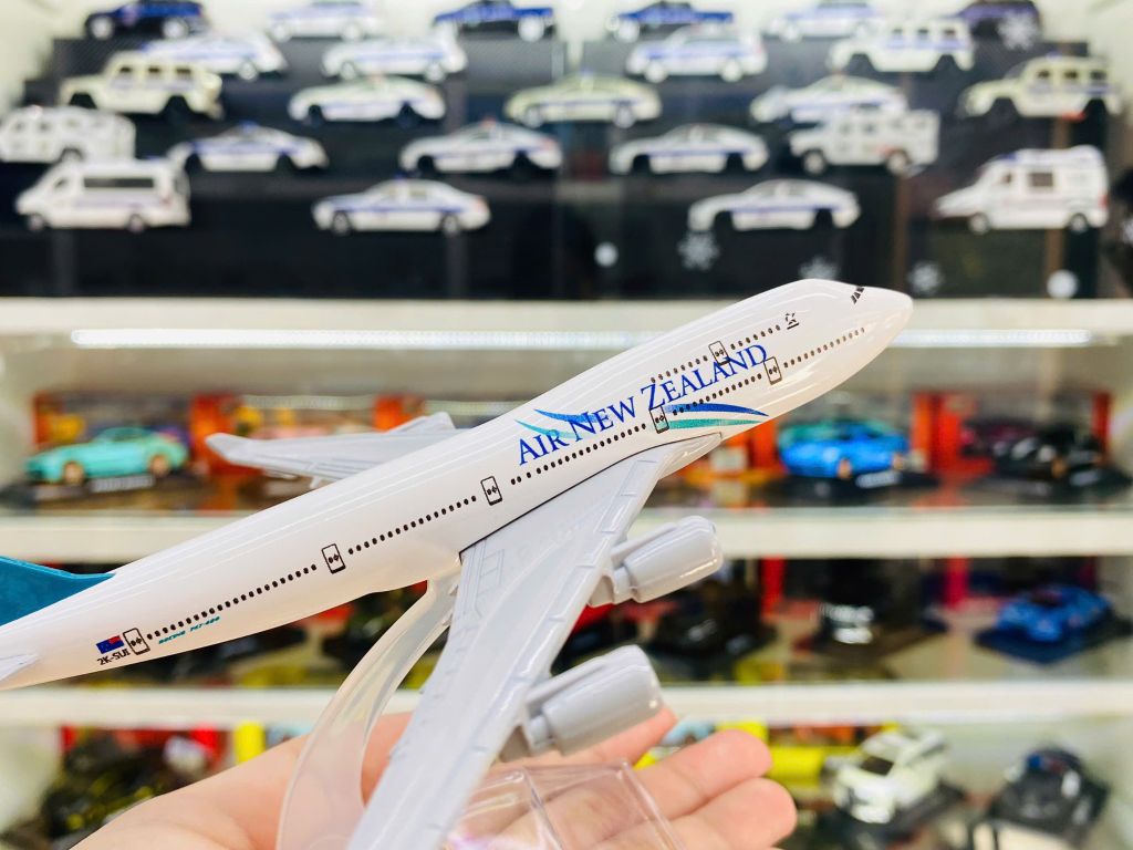Mô hình máy bay Air New Zealand Boeing B747 16cm MB16026