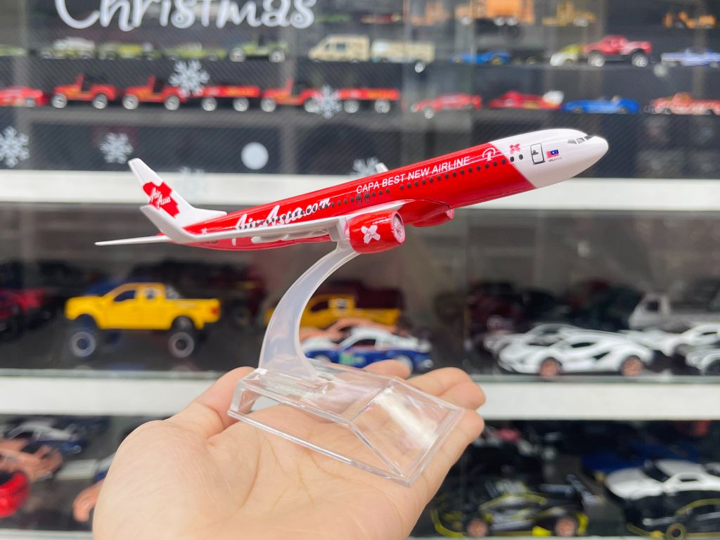 Mô hình máy bay Air Asia.com Boeing B737 16cm MB16047