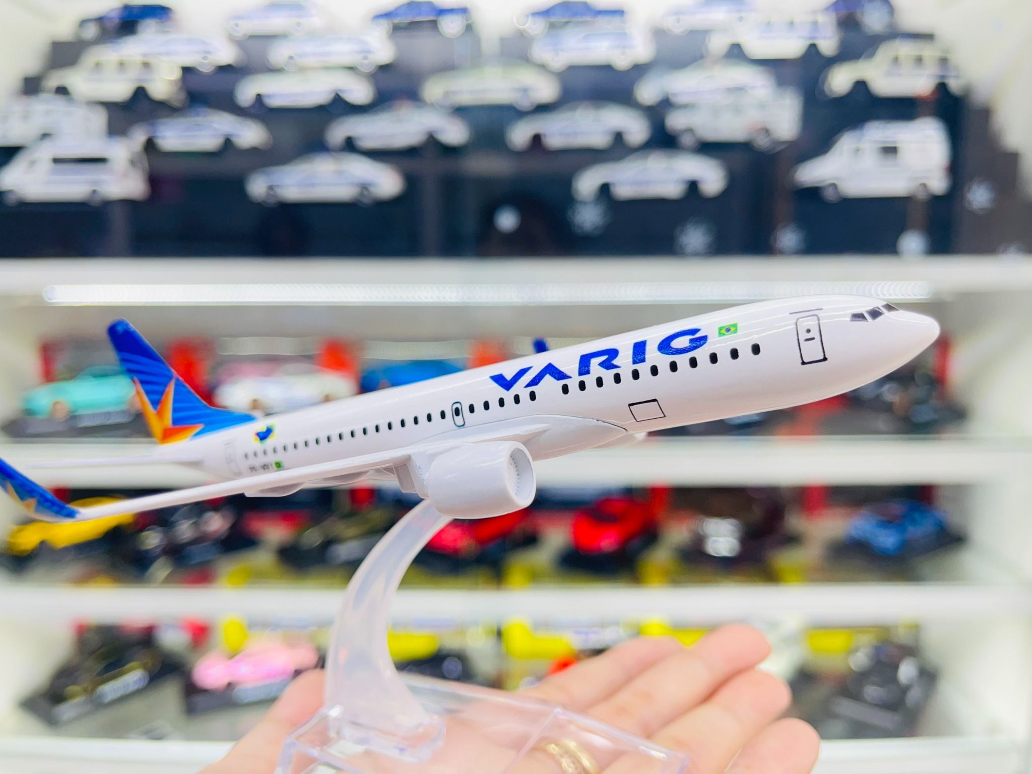  Mô hình máy bay Brazil VARIG PR-VBY Boeing B737 16cm MB16049 