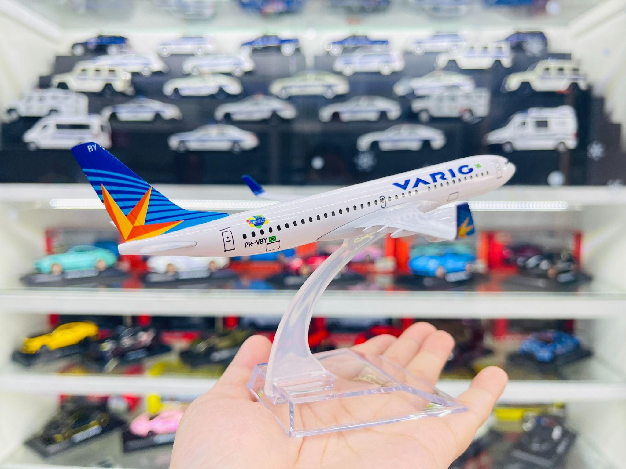  Mô hình máy bay Brazil VARIG PR-VBY Boeing B737 16cm MB16049 
