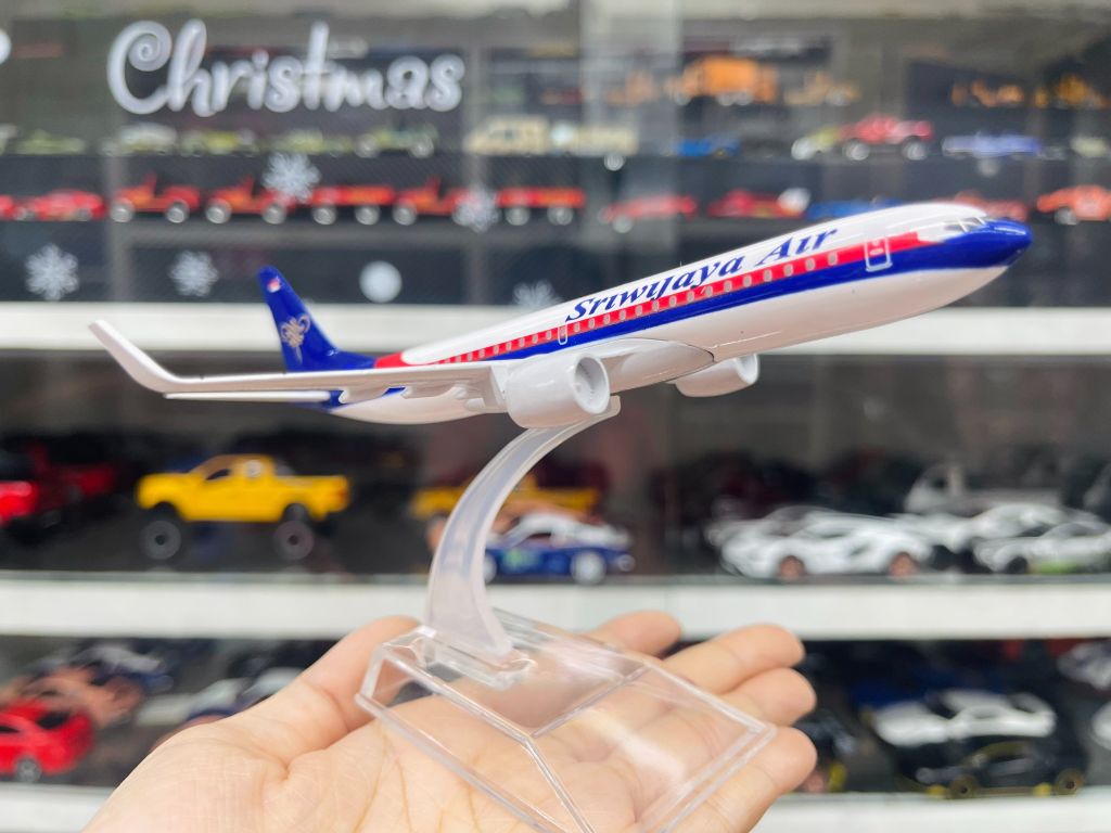 Mô hình máy bay Sriwiiava Air PK-CJJ Boeing B737 16cm MB16052