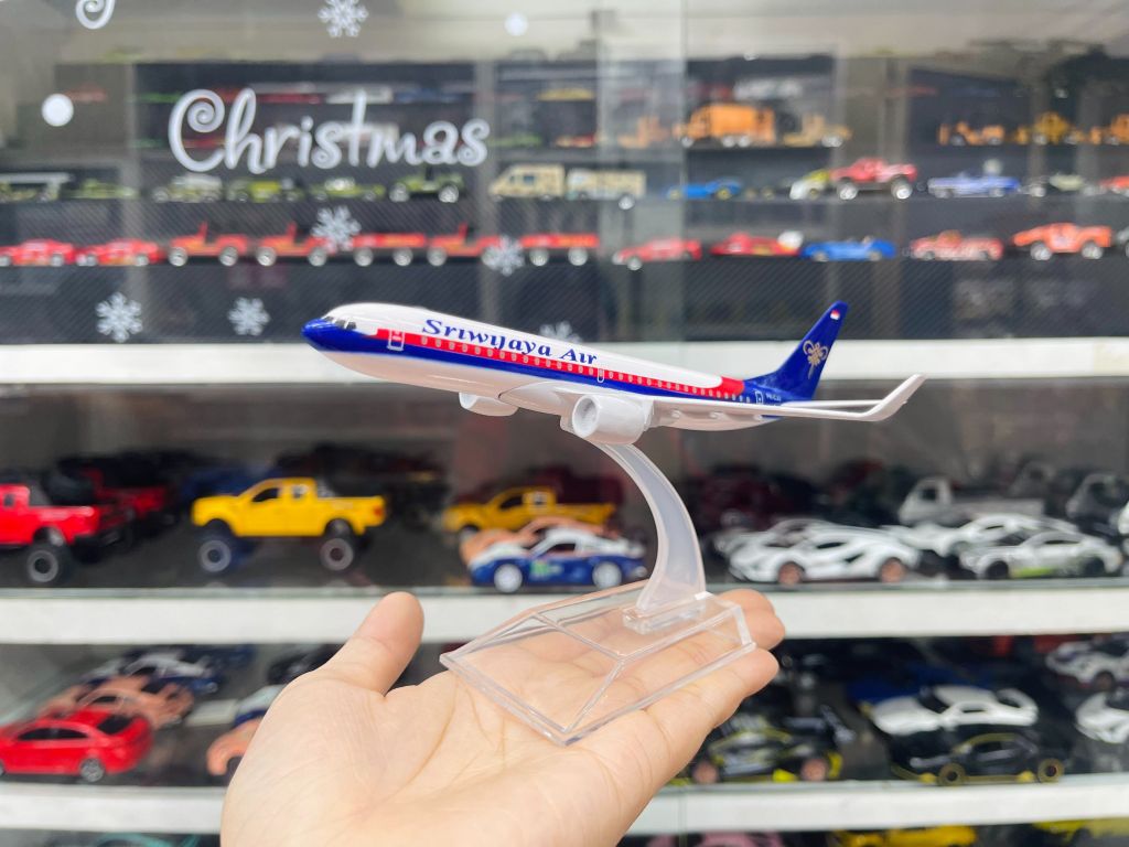 Mô hình máy bay Sriwiiava Air PK-CJJ Boeing B737 16cm MB16052