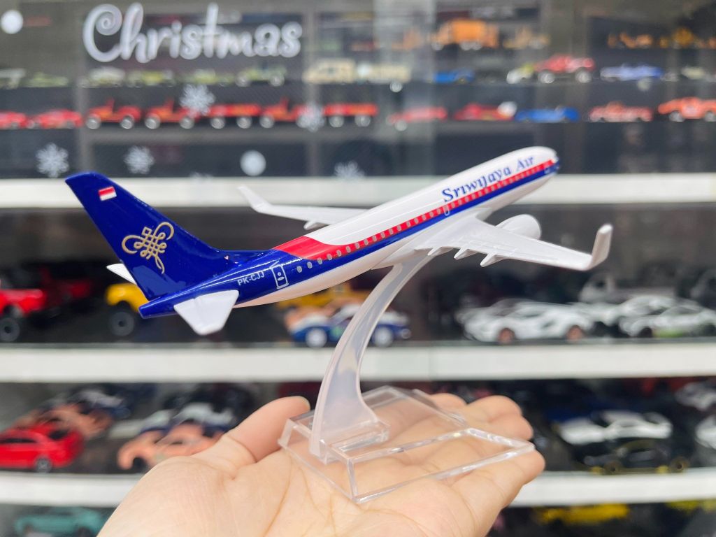 Mô hình máy bay Sriwiiava Air PK-CJJ Boeing B737 16cm MB16052