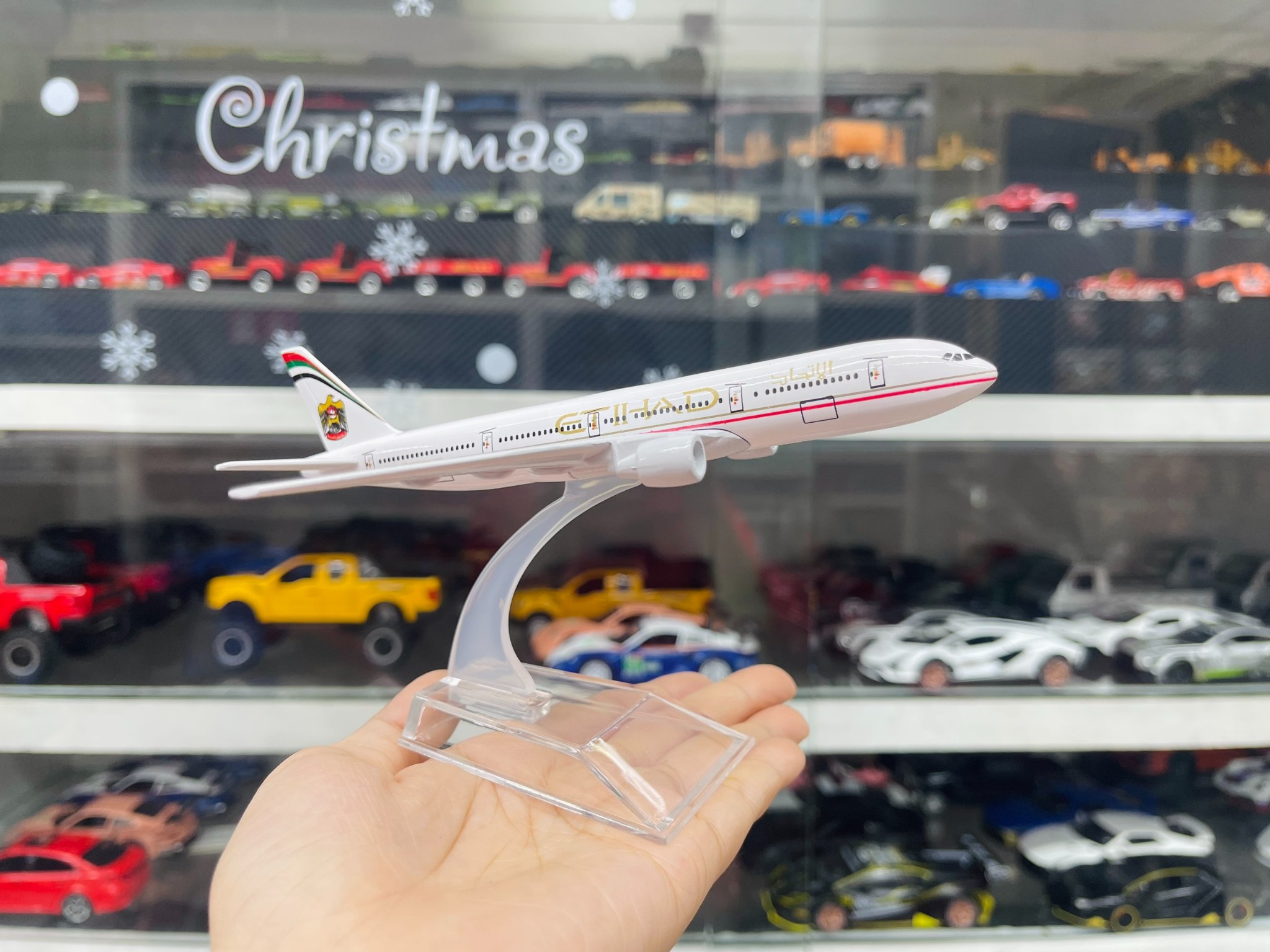  Mô hình máy bay Abu Dhabi ETIHAD dòng B B777 16cm MB16061 