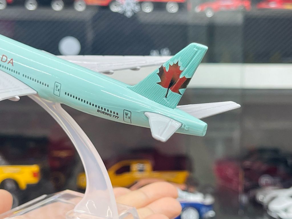 Mô hình máy bay Air Canada Boeing B777 16cm MB16063