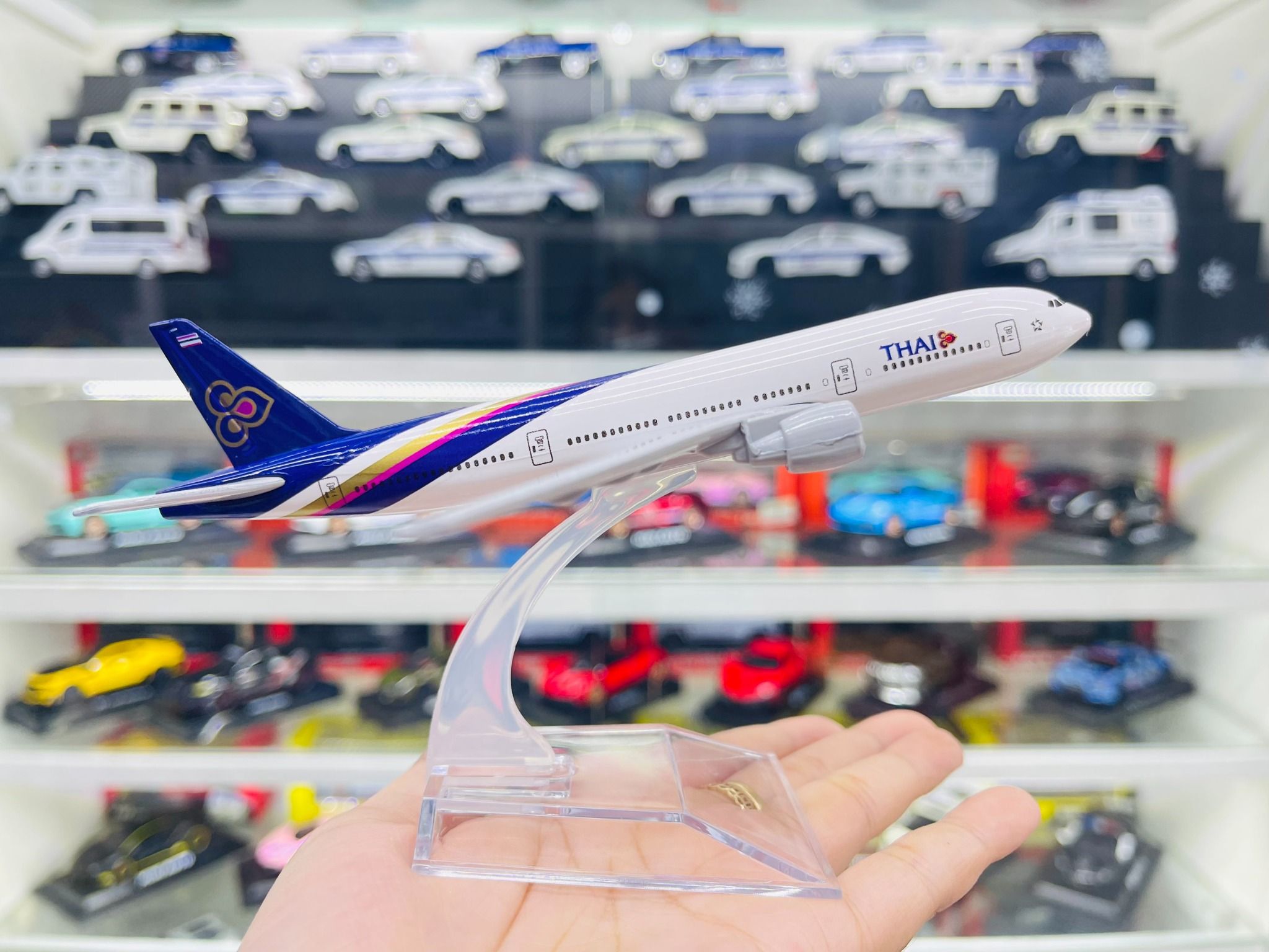  Mô hình máy bay Thai Airways Boeing B777-300ER 16cm MB16070 