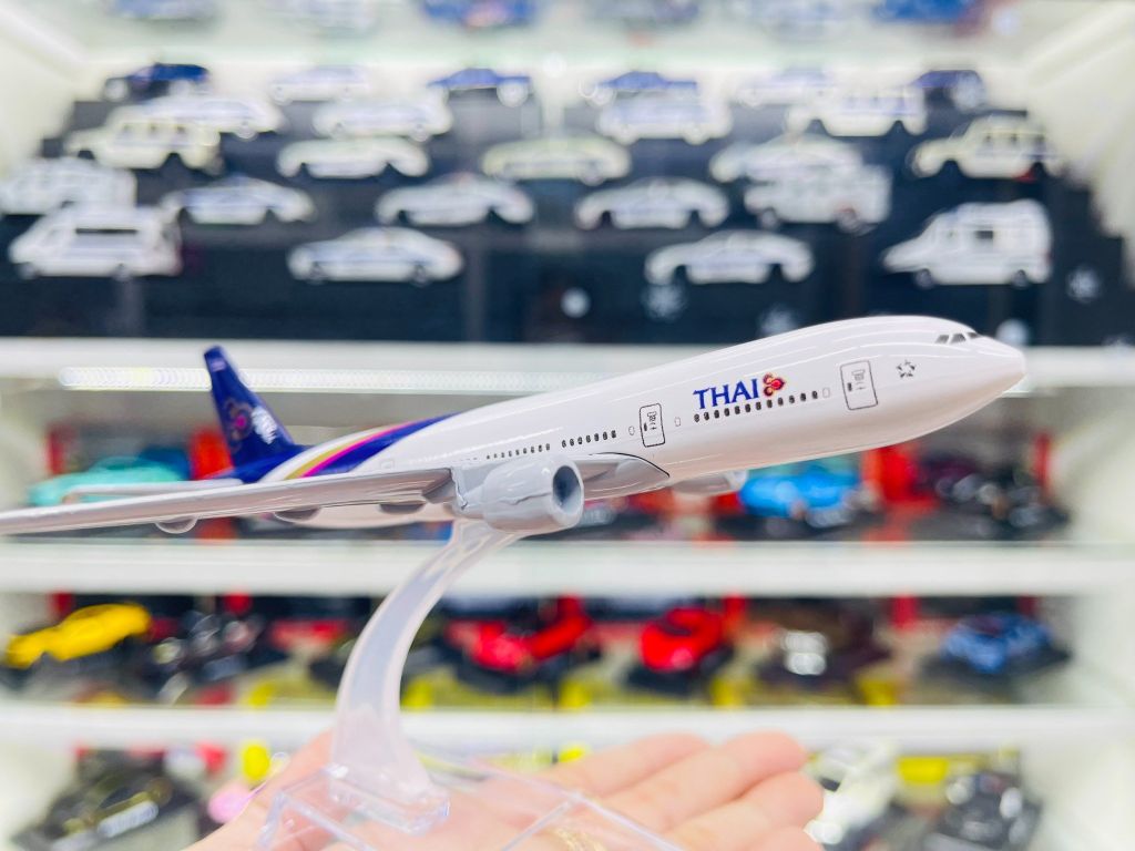 Mô hình máy bay Thai Airways Boeing B777-300ER 16cm MB16070