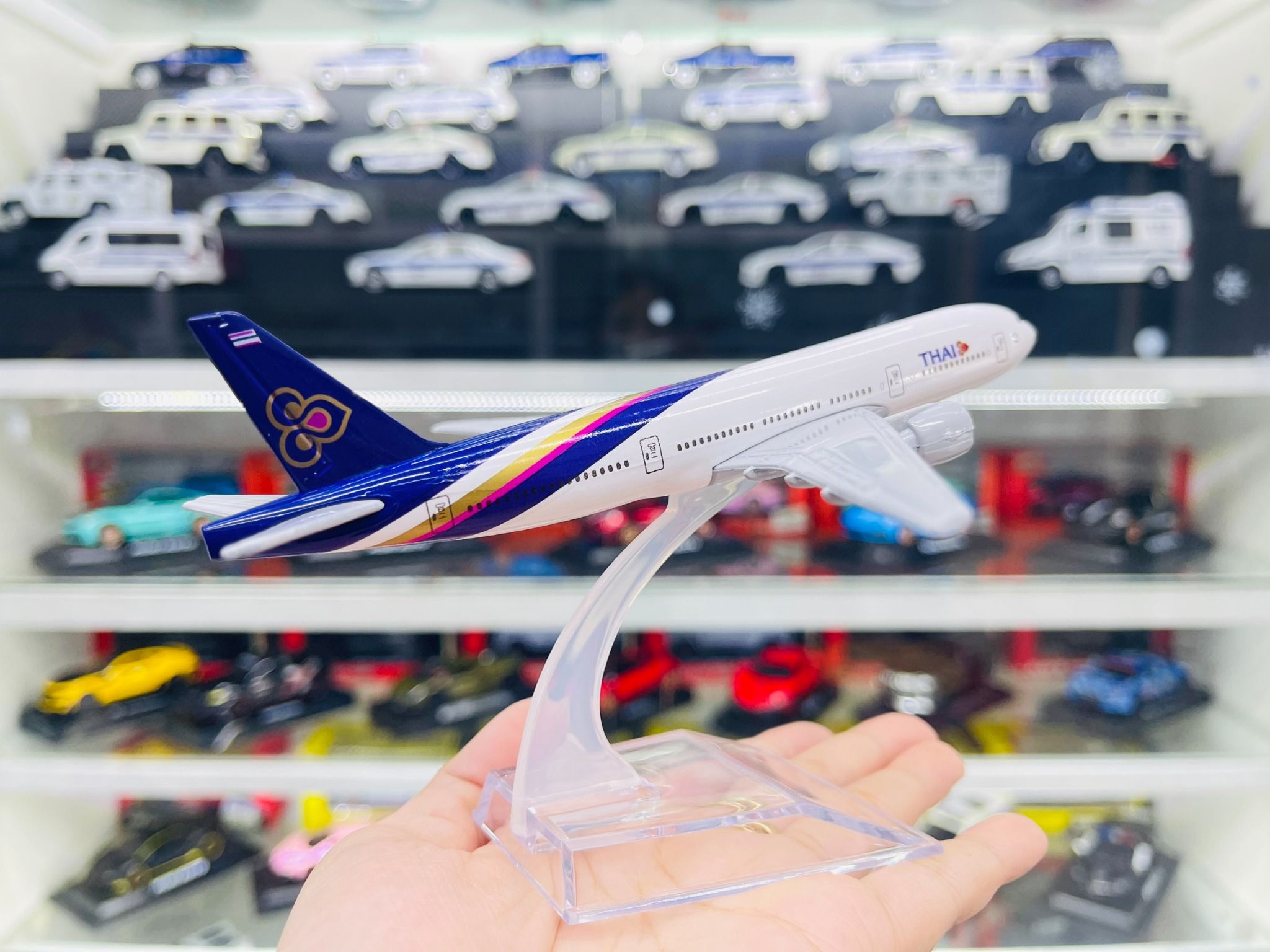  Mô hình máy bay Thai Airways Boeing B777-300ER 16cm MB16070 
