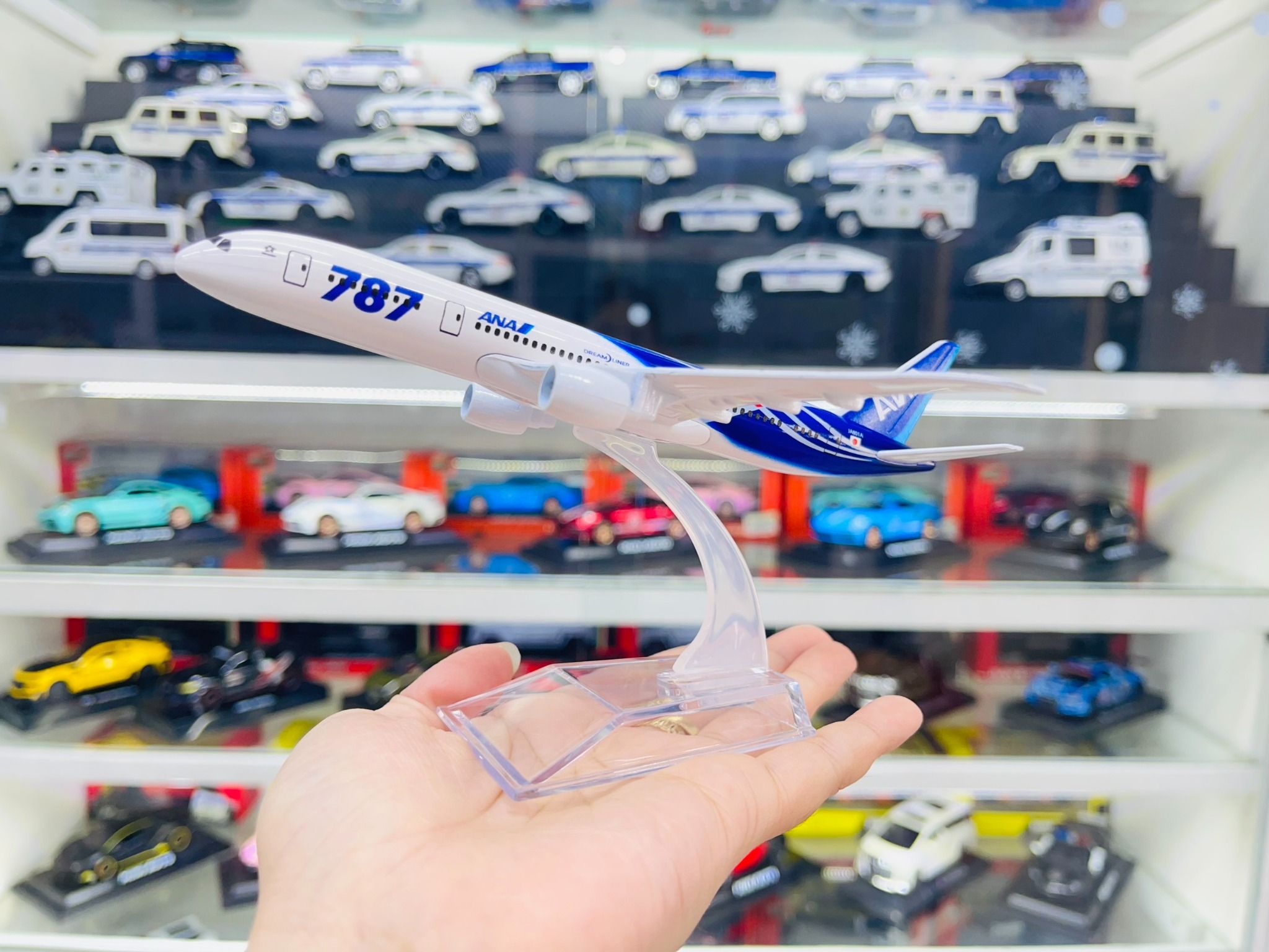  Mô hình máy bay Nhật Bản All Nippon Airways ANA Boeing B787 16cm MB16079 