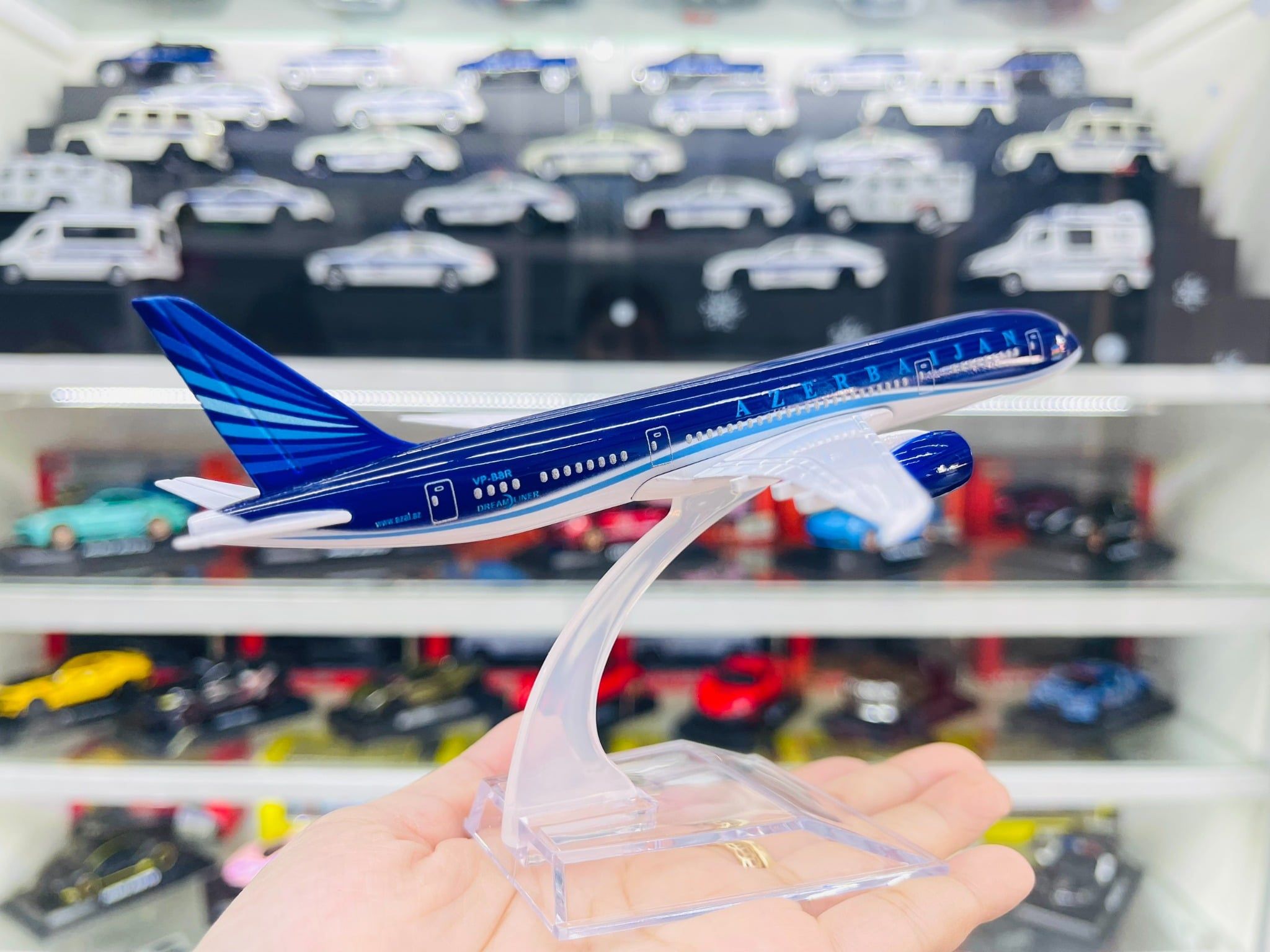  Mô hình máy bay London Azerbaijan Dreamliner Boeing B787 16cm MB16081 