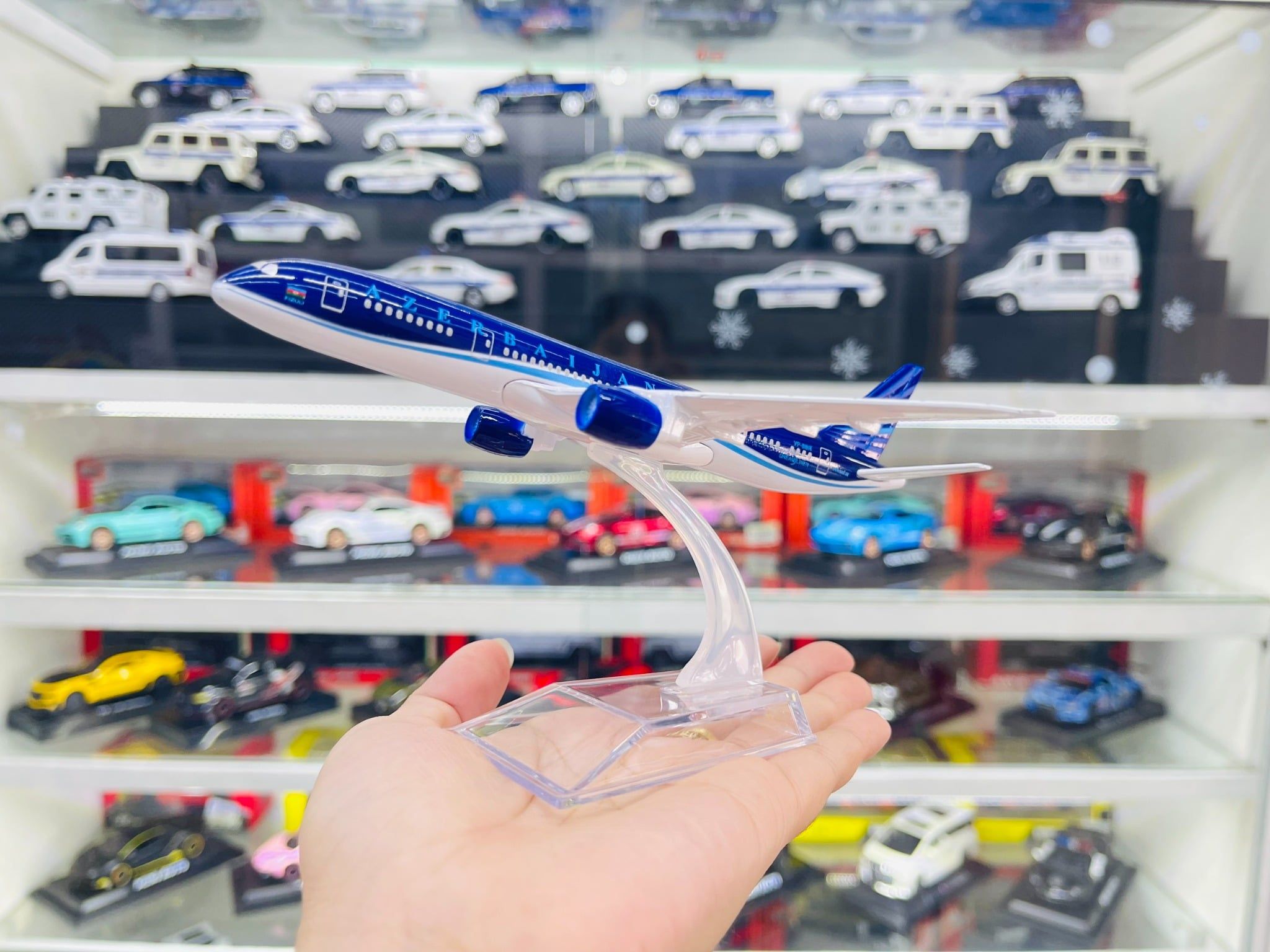  Mô hình máy bay London Azerbaijan Dreamliner Boeing B787 16cm MB16081 