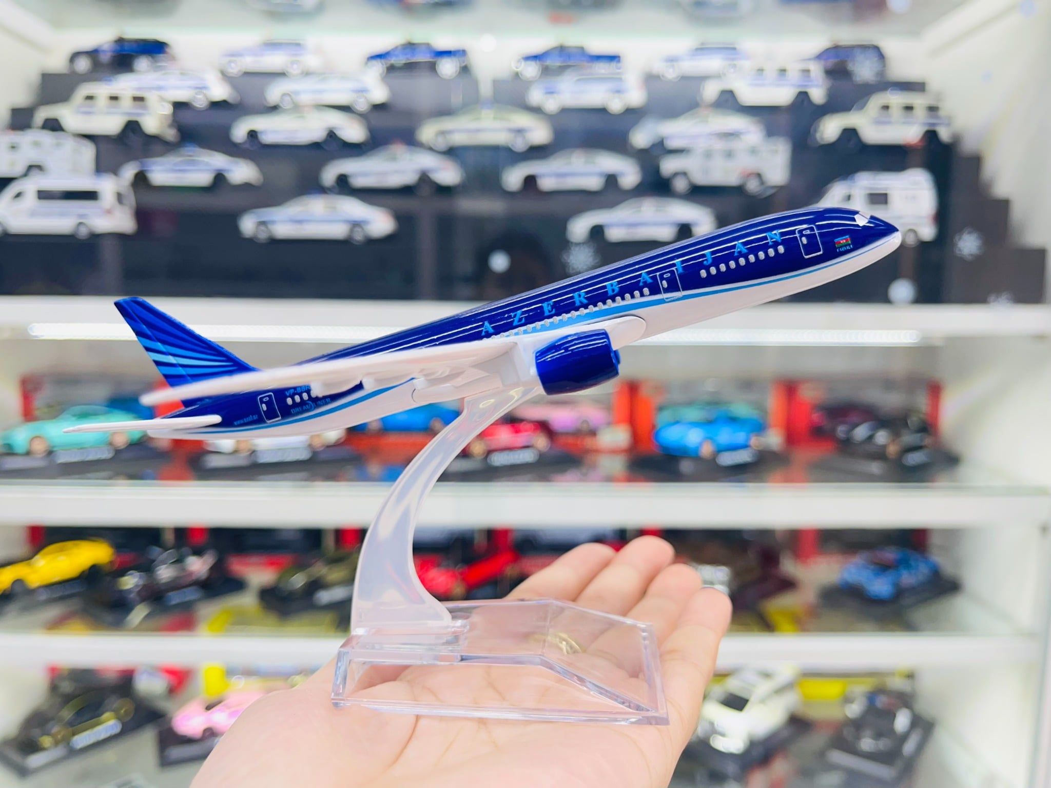  Mô hình máy bay London Azerbaijan Dreamliner Boeing B787 16cm MB16081 