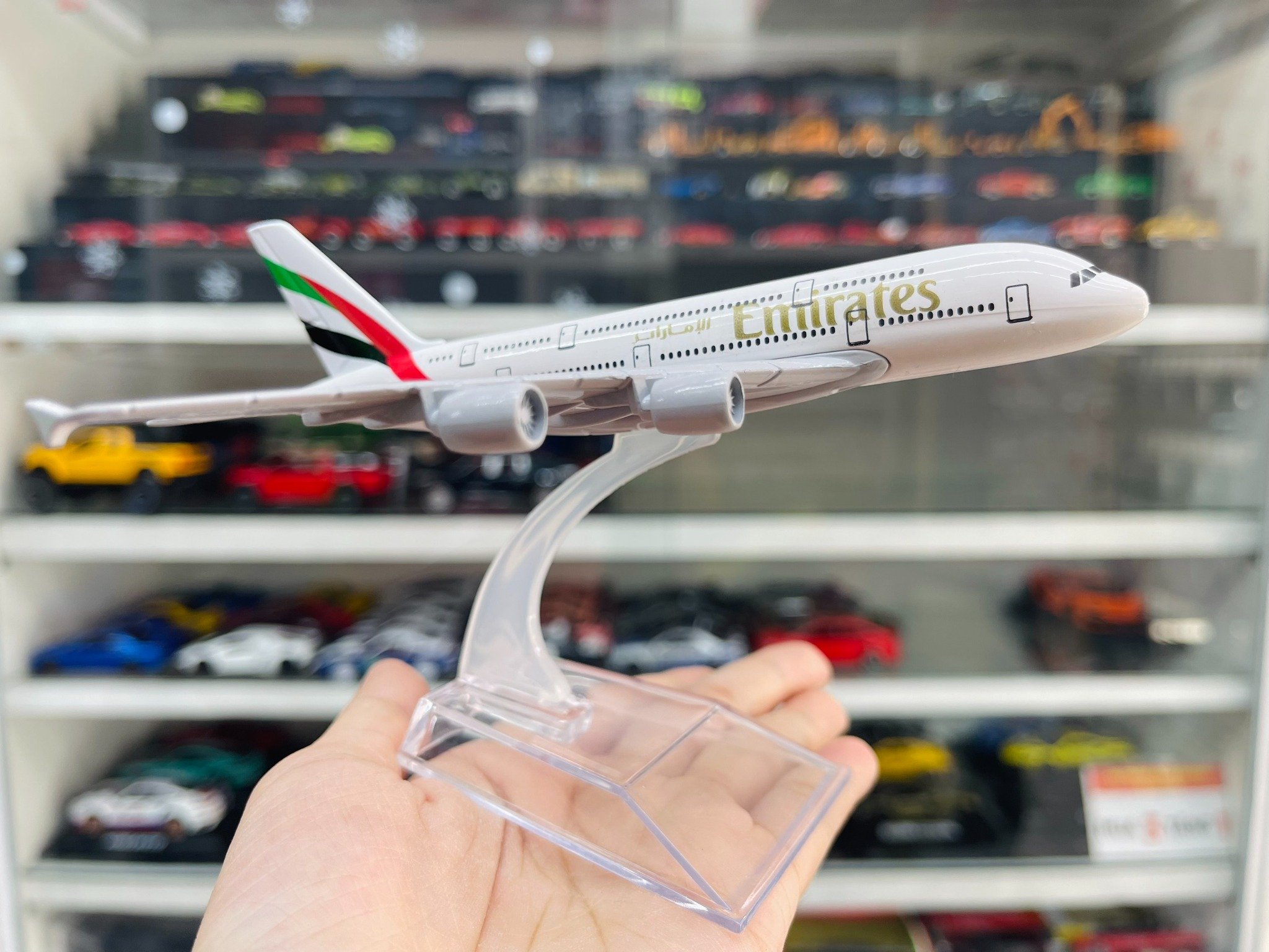  Mô hình máy bay Emirates A6-EEI Airbus A380 16cm MB16090 