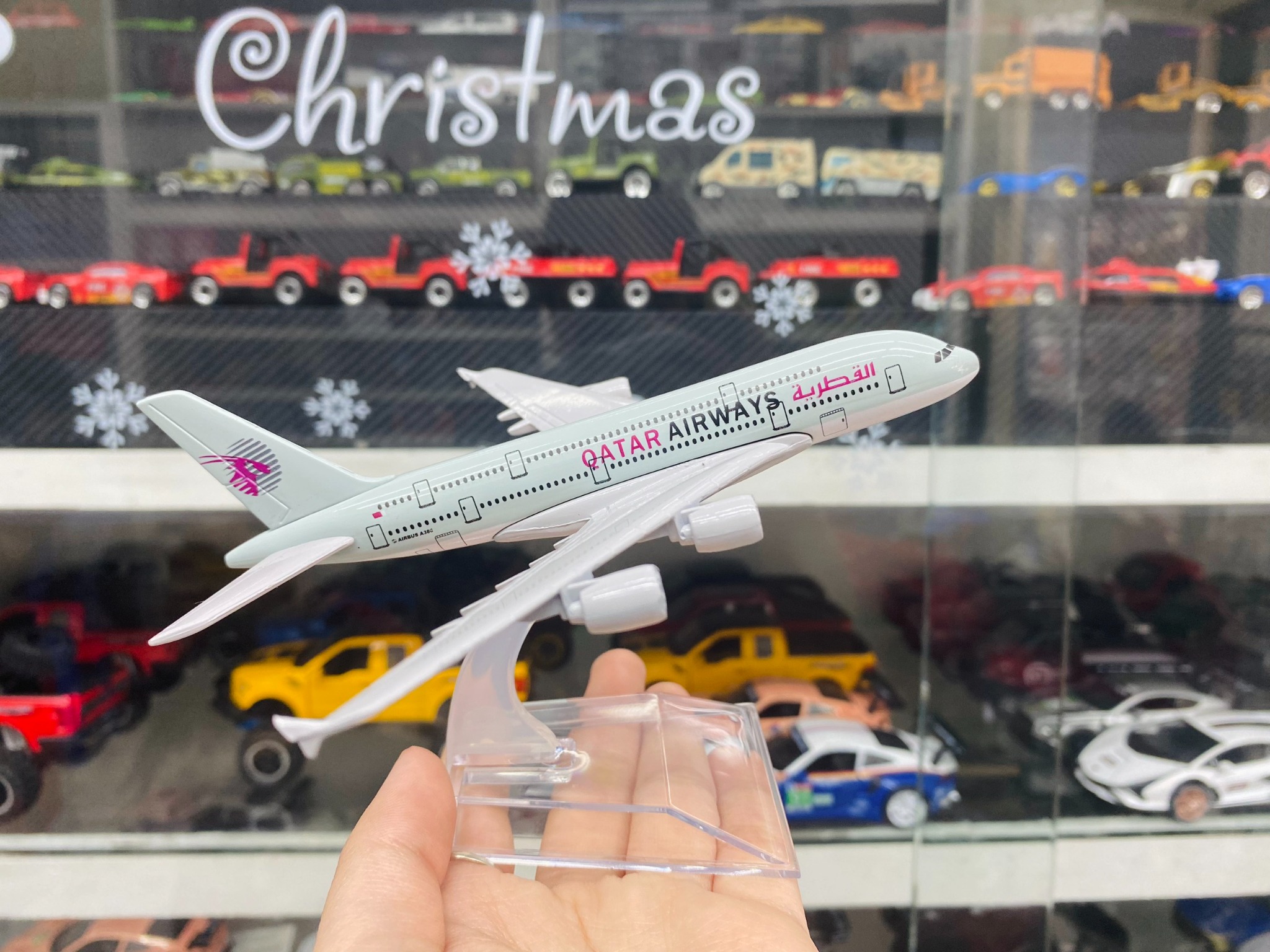  Mô hình máy bay Qatar Airways Airbus A380 16cm MB16093 