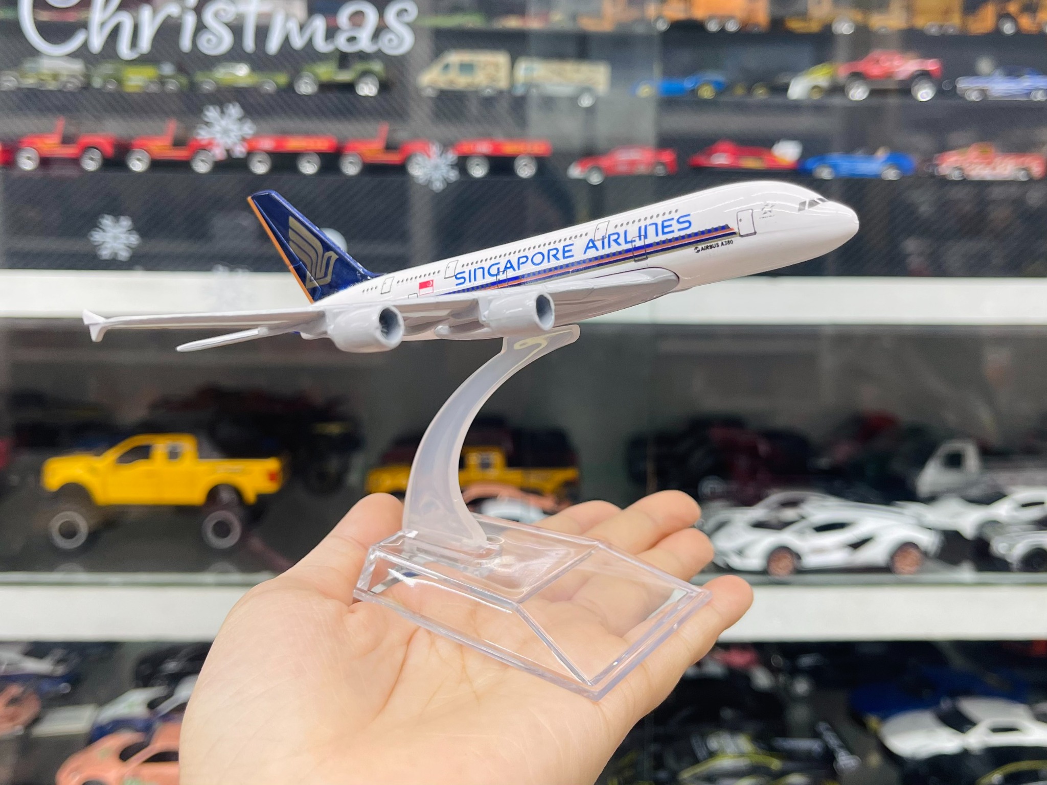  Mô hình máy bay Singapore Airlines Airbus A380 16cm MB16098 