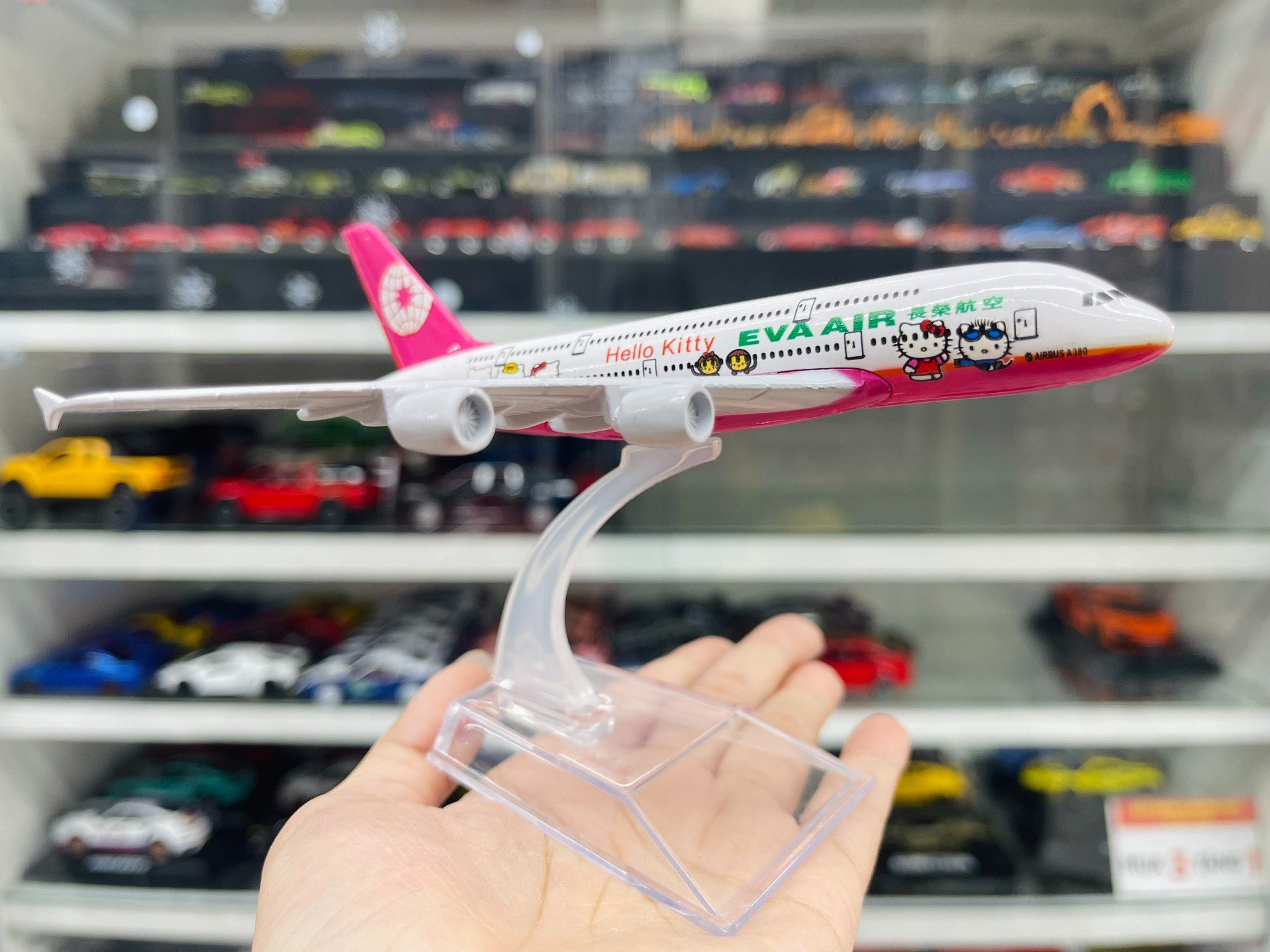  Mô hình máy bay Eva Air Hello Kitty Pink Airbus A380 16cm MB16109 