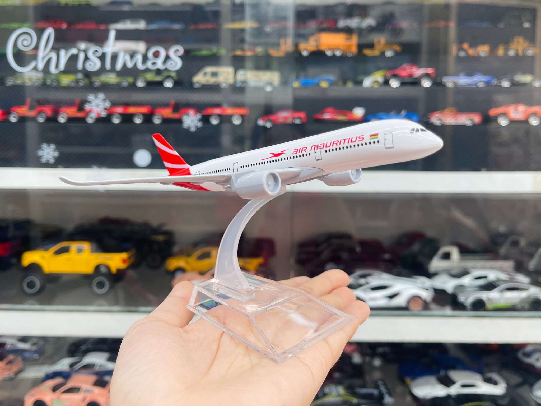  Mô hình máy bay Air Mauritius Airbus A350 16cm MB16113 