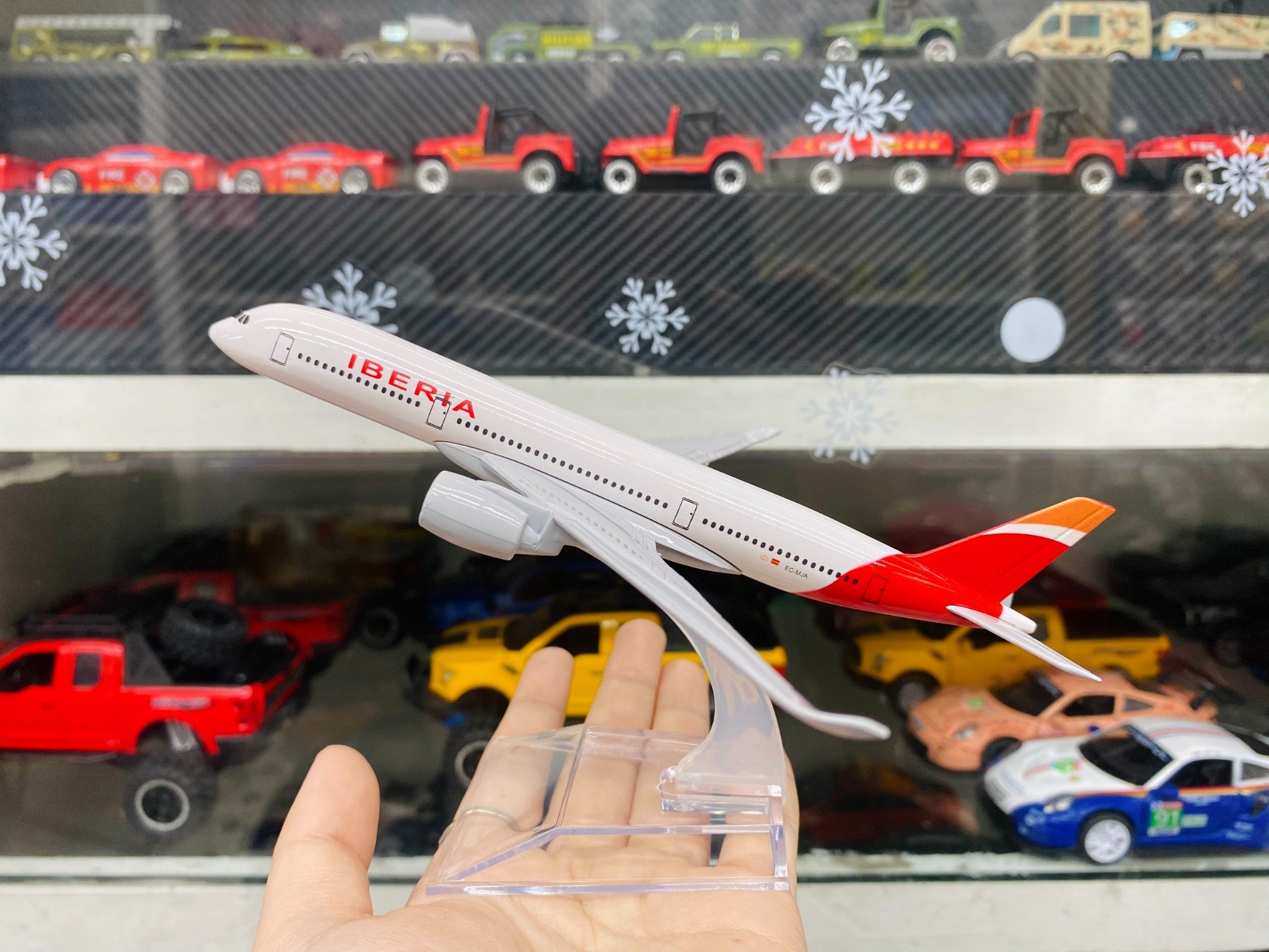  Mô hình máy bay IBERIA Airlines Airbus A330-200 16cm MB16120 