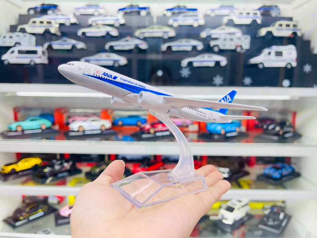 Mô hình máy bay Inspiration of Japan ANA Airlines Boeing B777 16cm MB16173