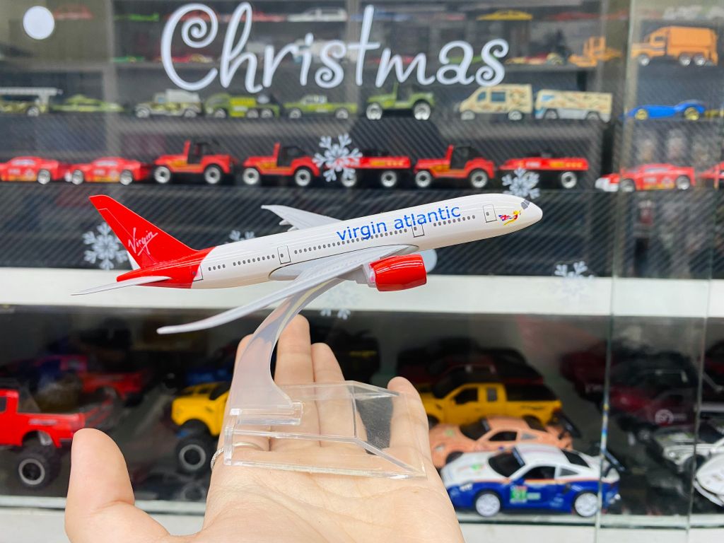Mô hình máy bay Anh Quốc Atlantic Virgin Boeing B787 16cm MB16174